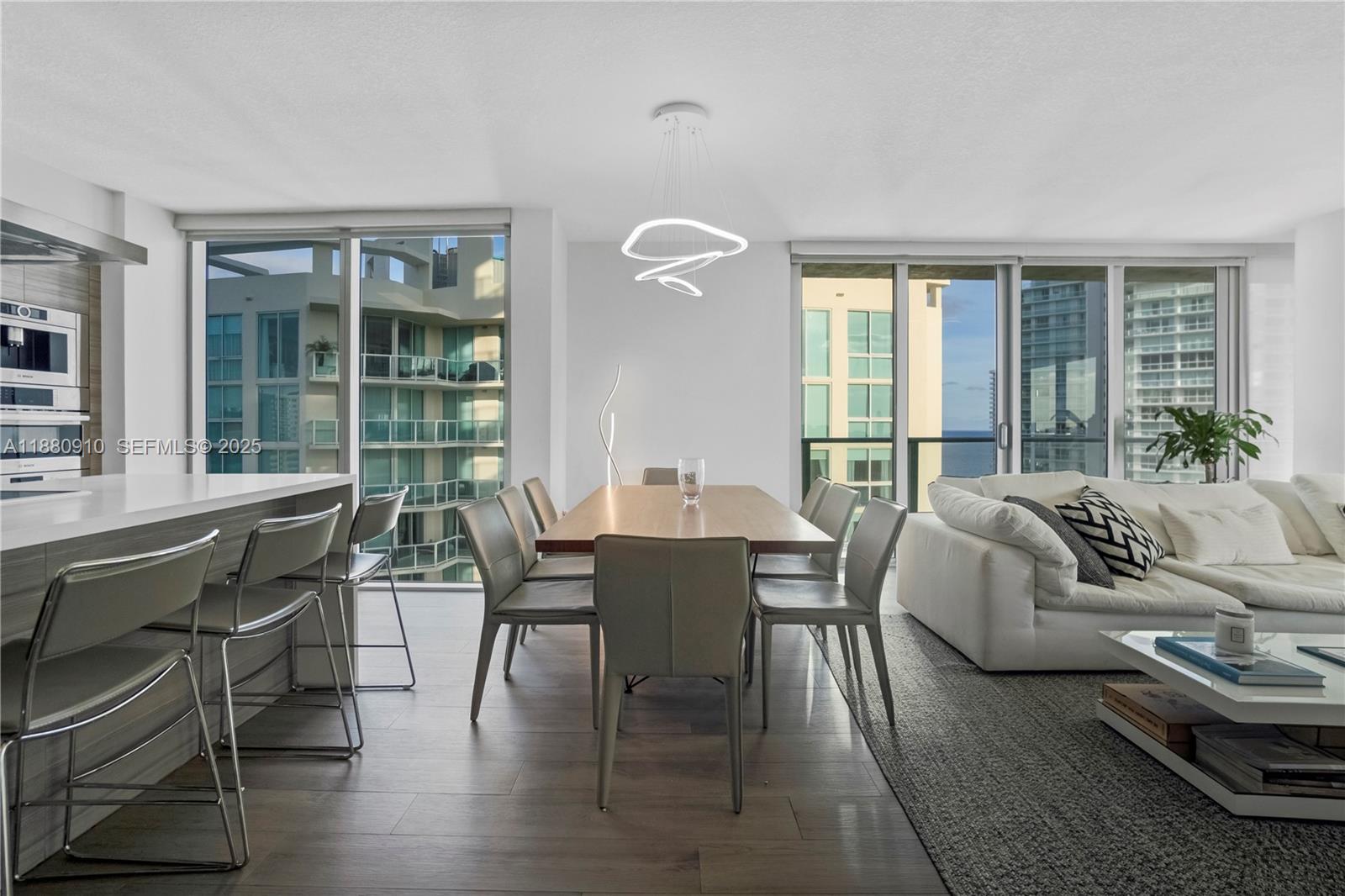 PARQUE TOWERS CONDO - Residential