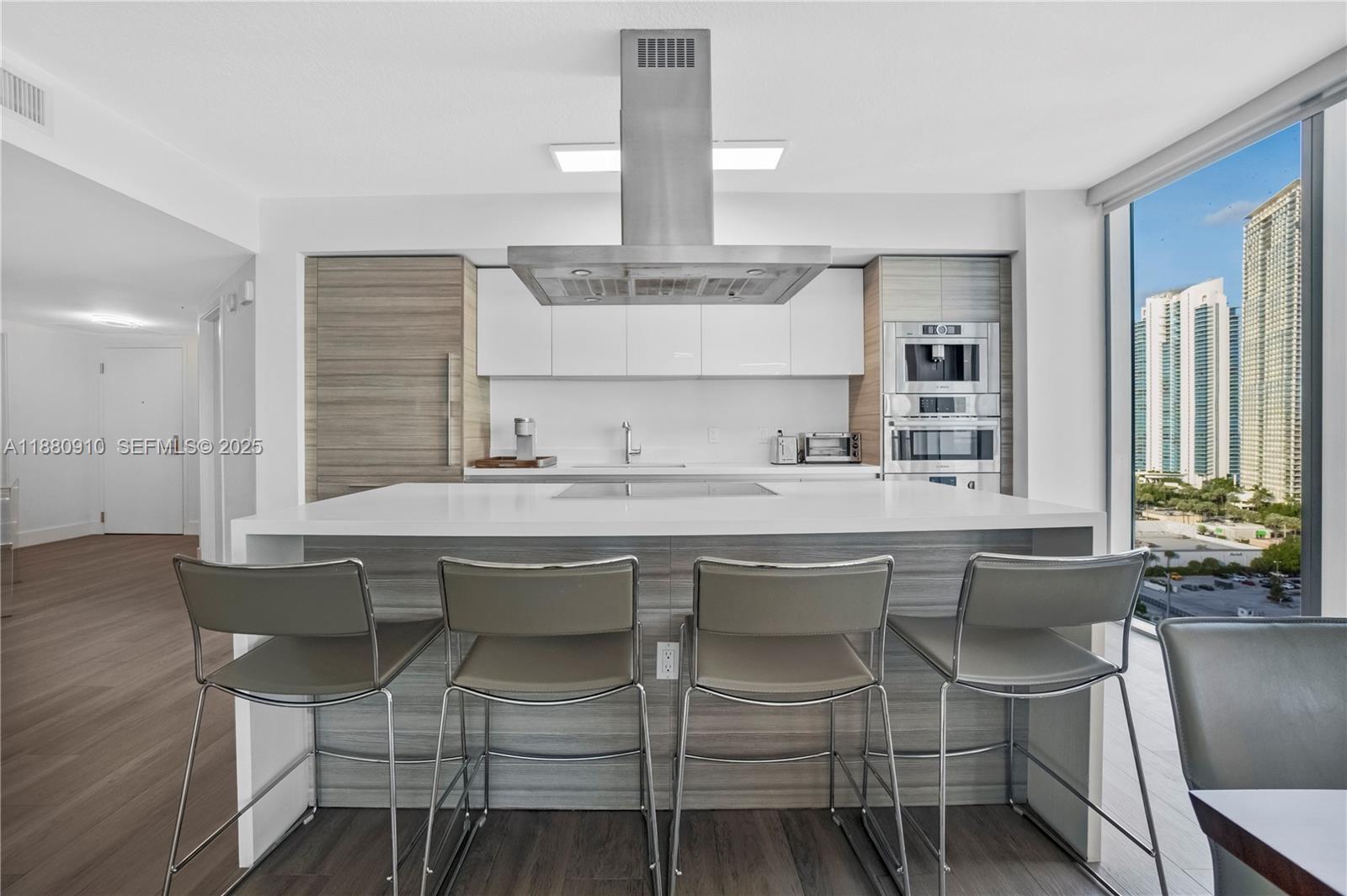 PARQUE TOWERS CONDO - Residential