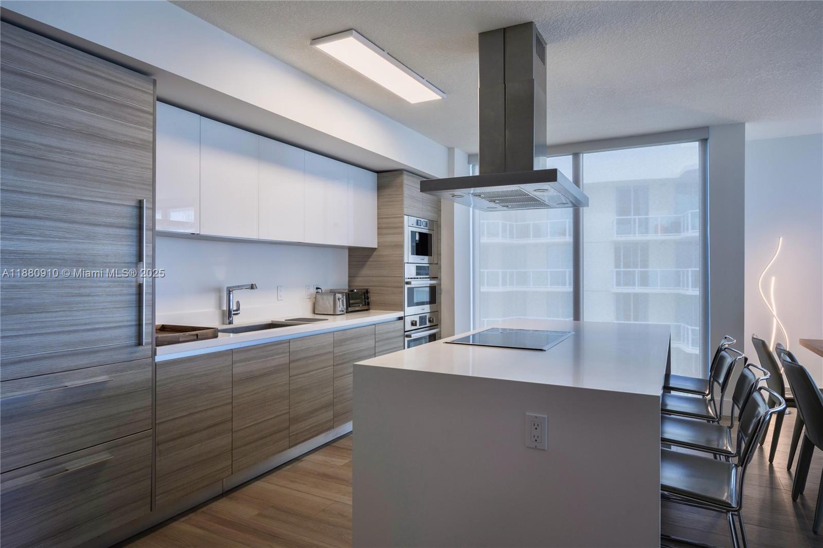 PARQUE TOWERS CONDO - Residential