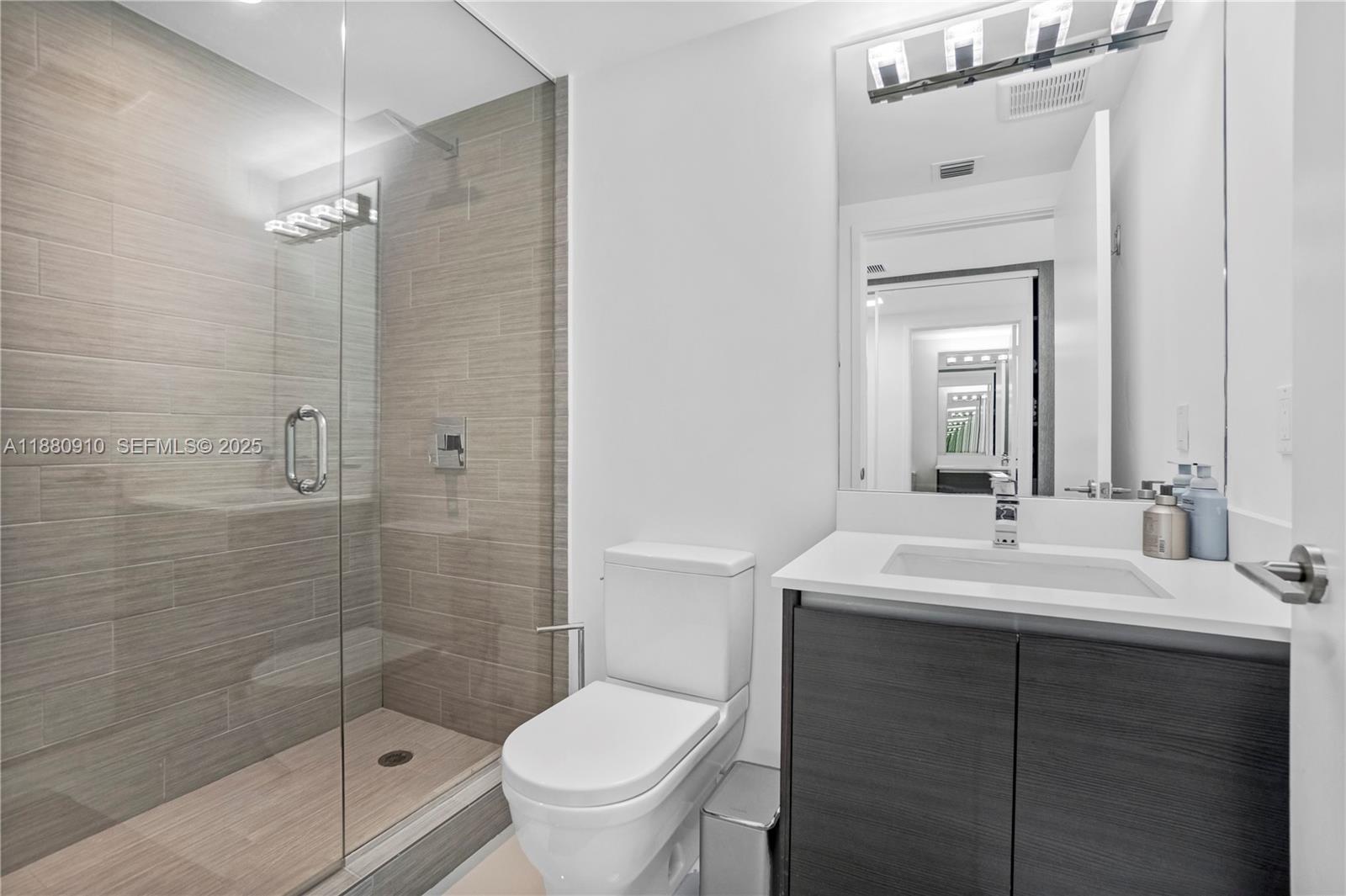 PARQUE TOWERS CONDO - Residential