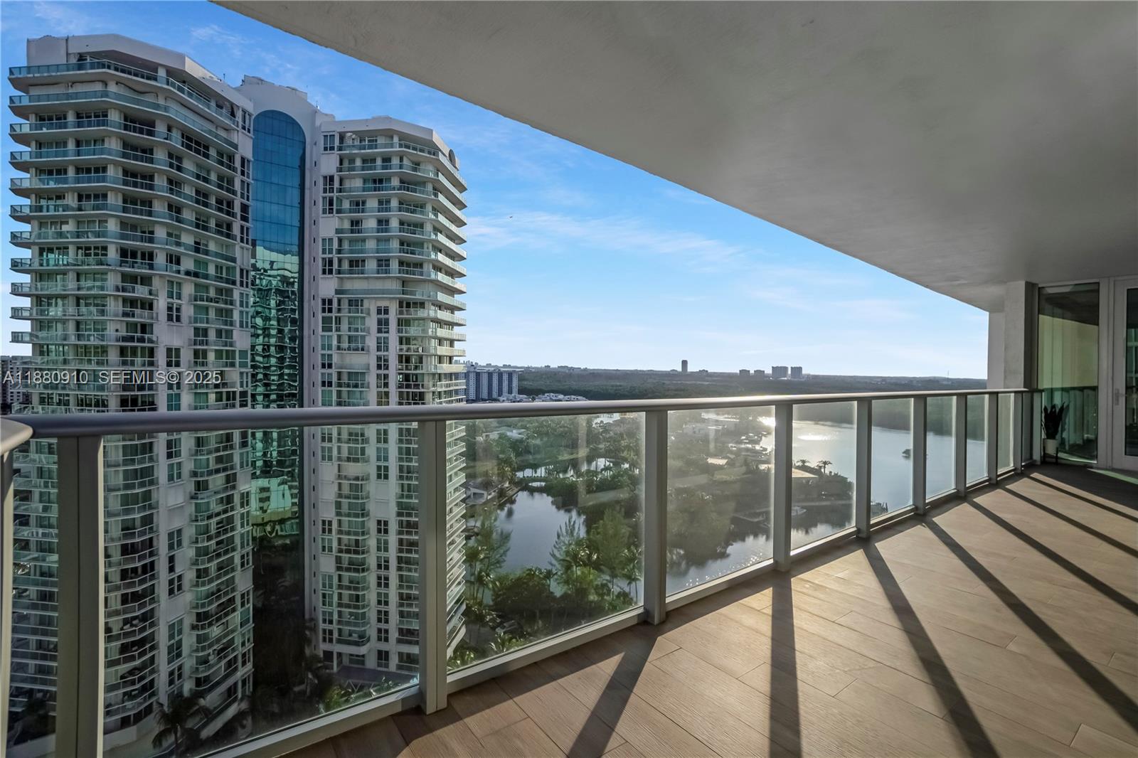 PARQUE TOWERS CONDO - Residential