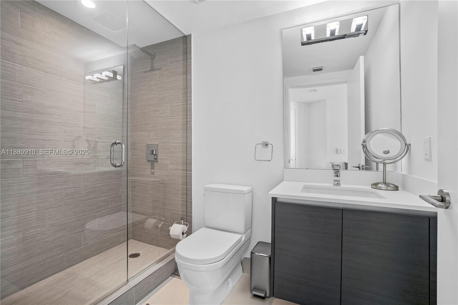 PARQUE TOWERS CONDO - Residential