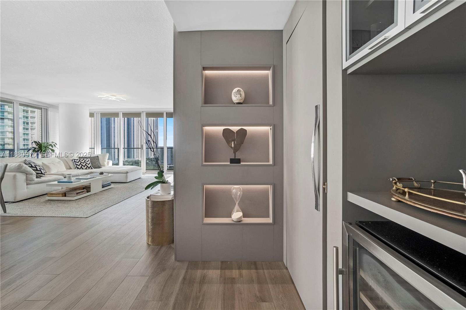 PARQUE TOWERS CONDO - Residential