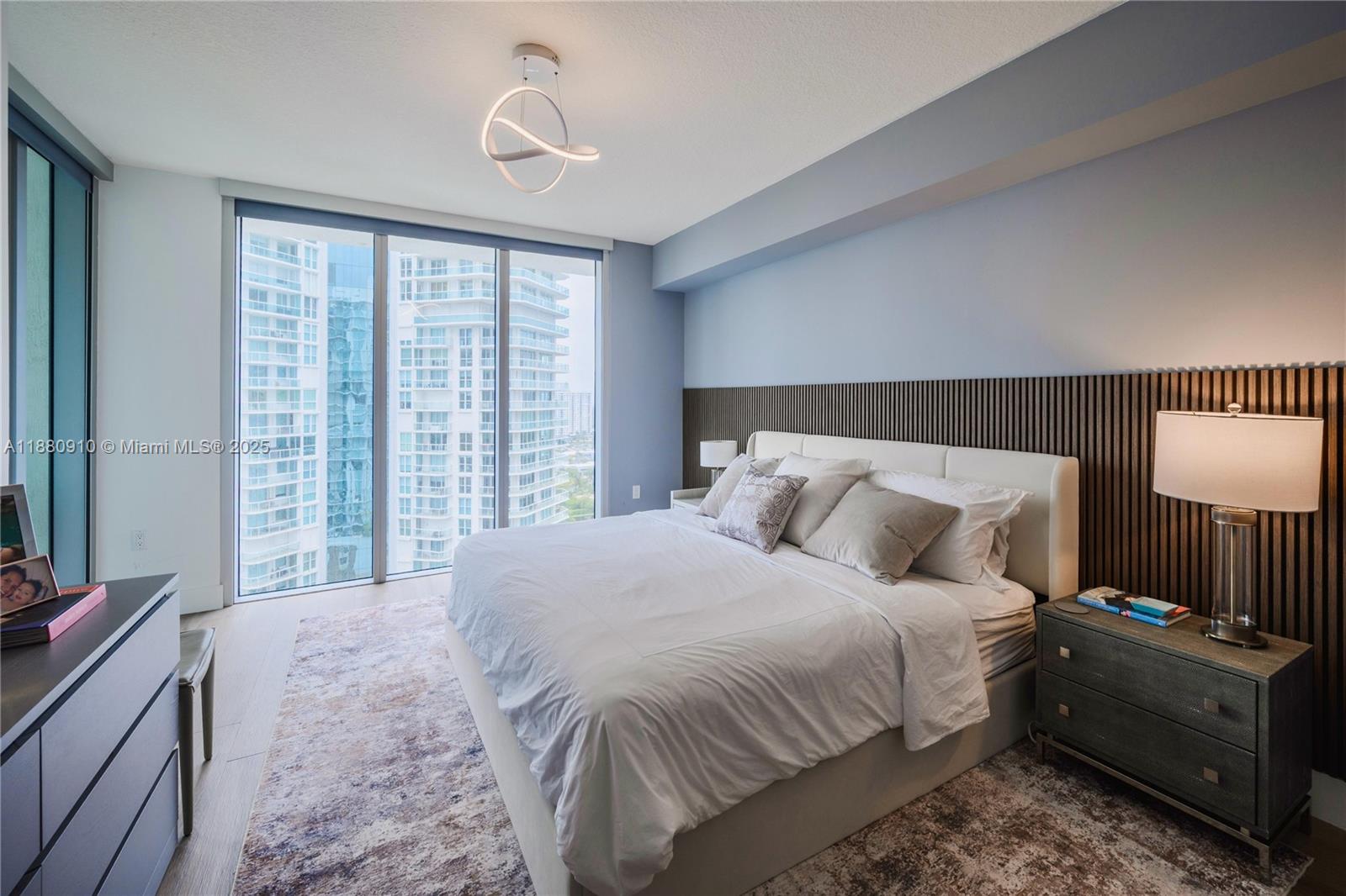 PARQUE TOWERS CONDO - Residential