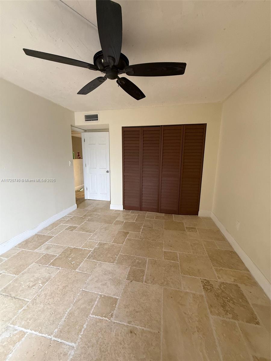 REPLAT 1ST ADDN TO TOWNHO - Residential