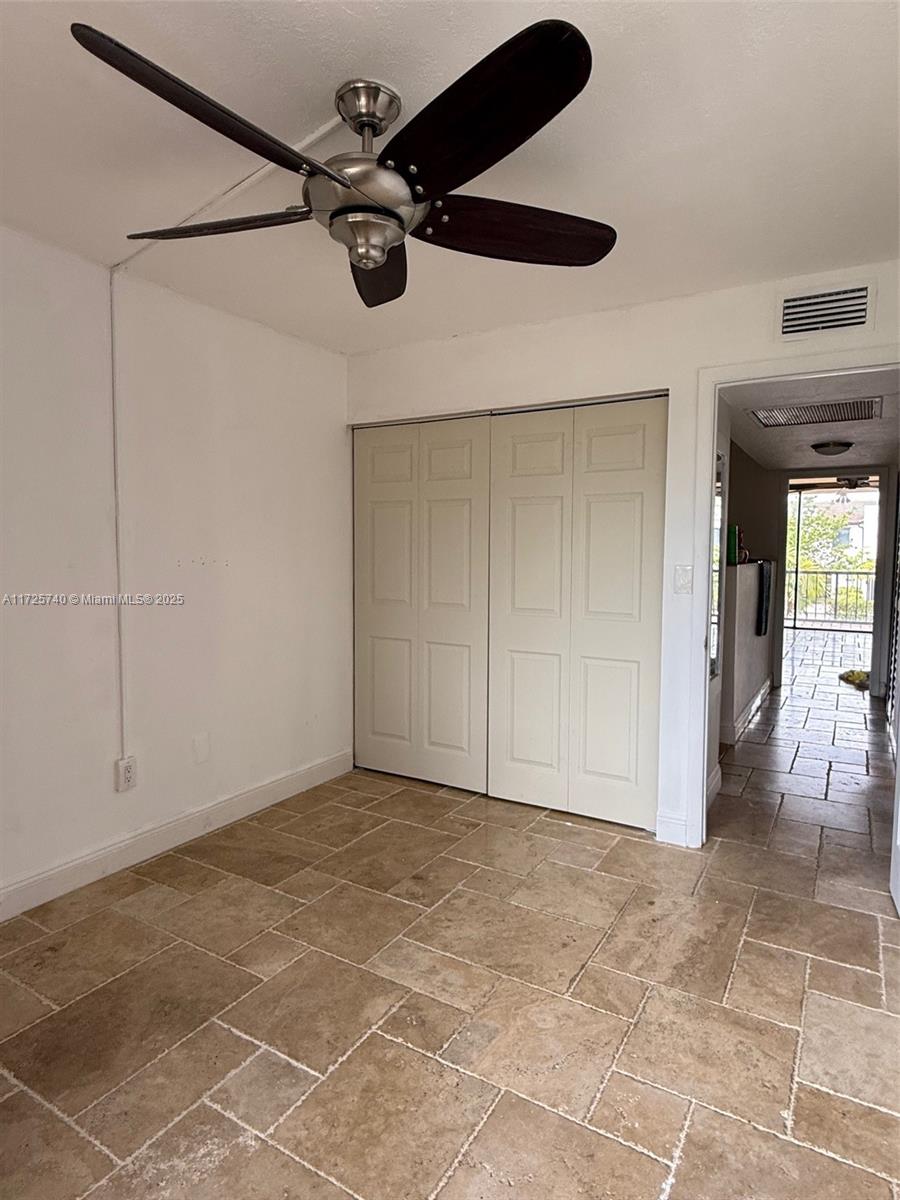 REPLAT 1ST ADDN TO TOWNHO - Residential