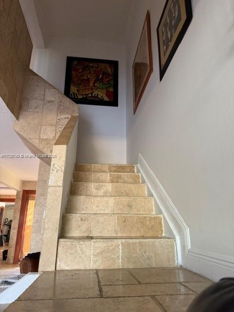 REPLAT 1ST ADDN TO TOWNHO - Residential