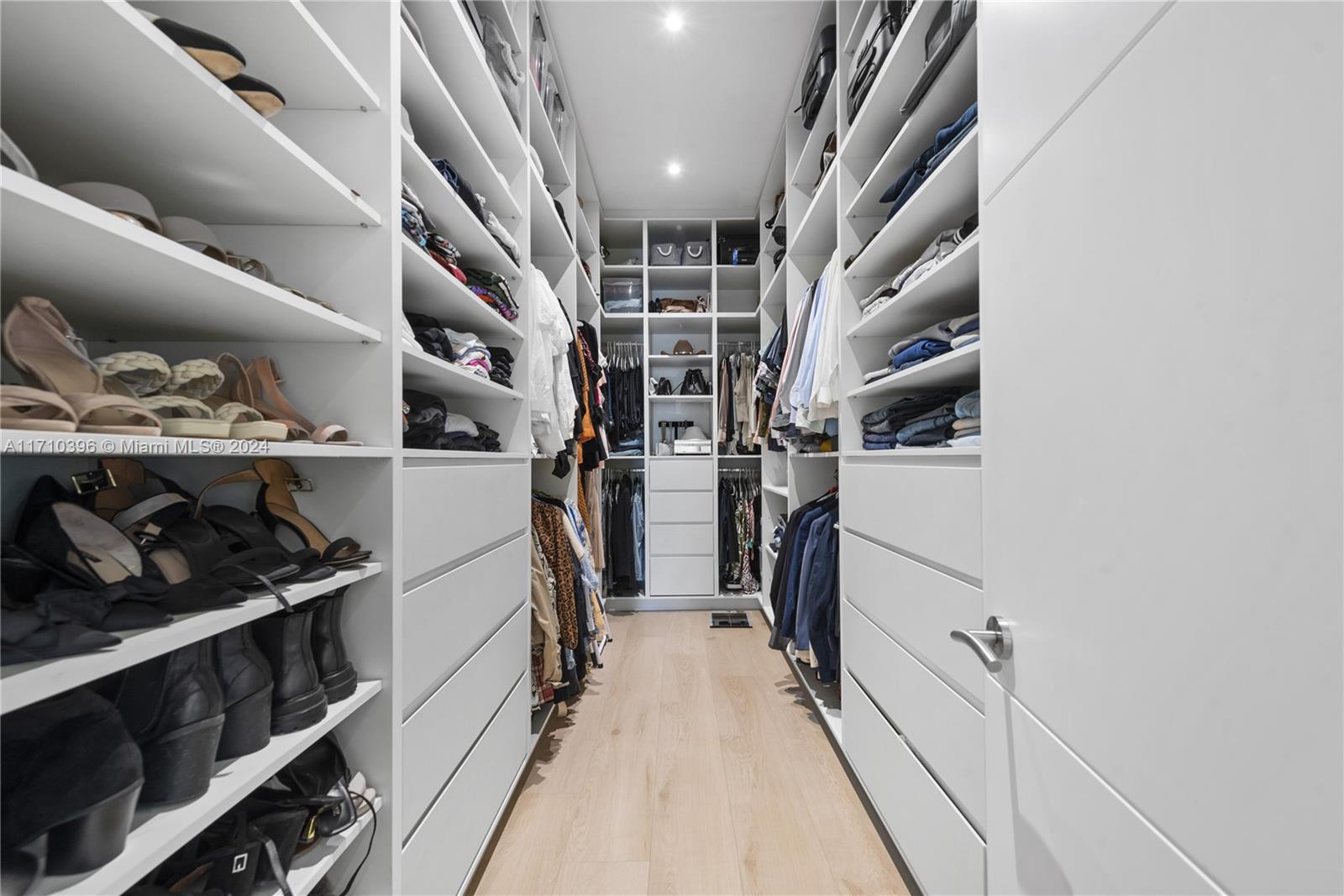 2975 JACKSON CONDO ASSOC - Residential