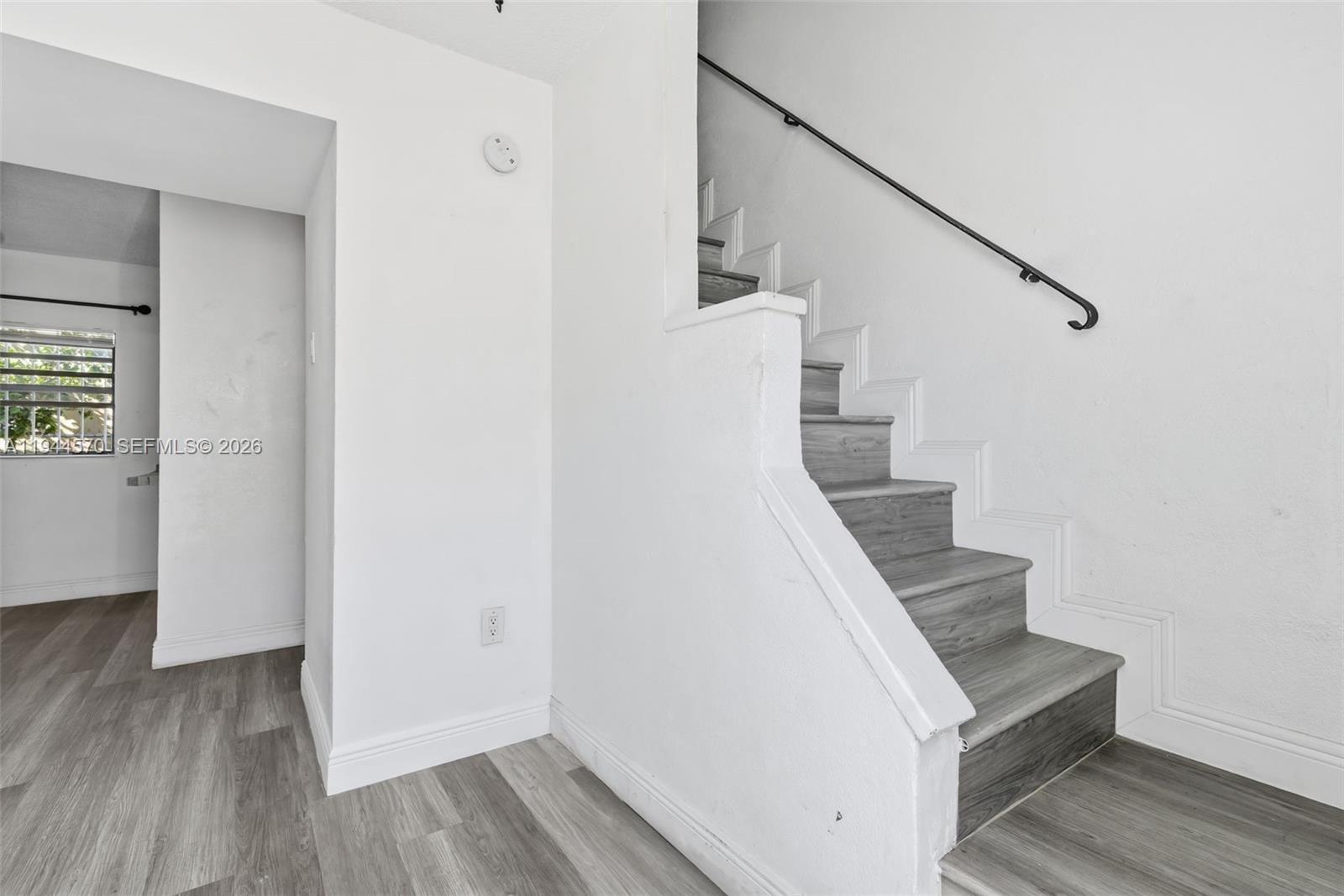 BEVERLY HEIGHTS - Residential Income