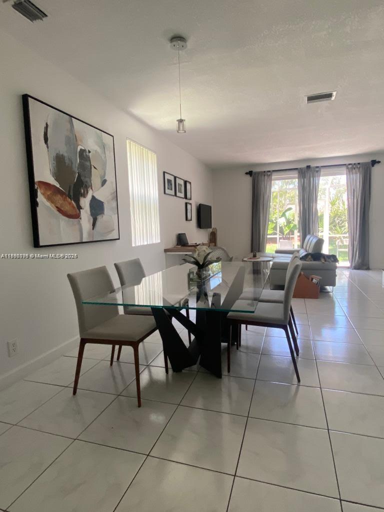 SECTORS 3 & 4 BOUNDARY PL - Residential Lease