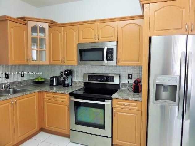 Want to become a homeowner but not quite ready to buy today? This is your moment
2074 Madeira Drive is smart buyer’s dream: it’s available through a lease option — meaning you can move in now and buy it later! This gives you time to “test drive” the home, wait for interest rates to drop, and save for your down payment before prices rise again in 2026. Why rush into buying when you can secure your future home and build equity on your timeline.
Opportunities like this are rare in today’s market. If you’ve been waiting for the right moment to buy, this is it! Schedule your private tour today and discover how you can rent now, buy later, and win big in 2025.