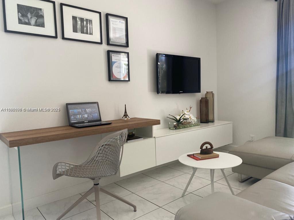 SECTORS 3 & 4 BOUNDARY PL - Residential Lease