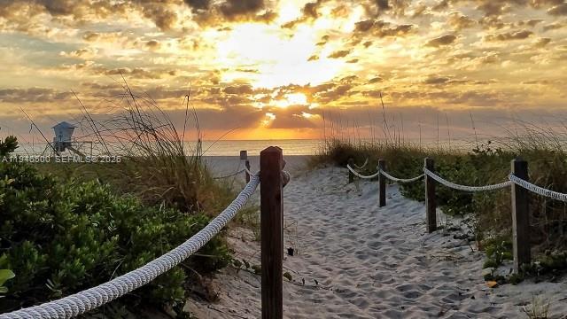 HOLLYWOOD HILLS AMEN PLAT - Residential