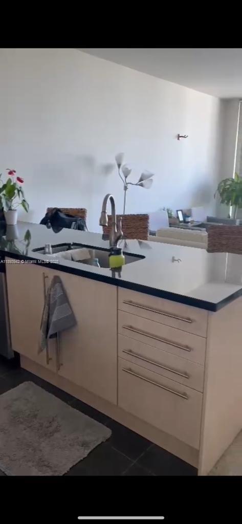 THE AXIS ON BRICKELL COND - Residential Lease