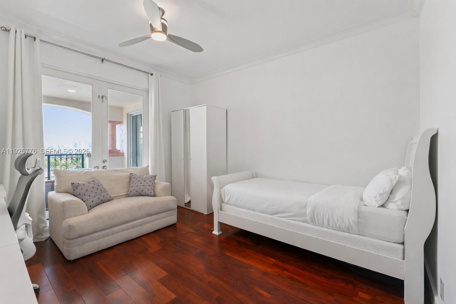 OCEANSIDE FISHER ISL COND - Residential