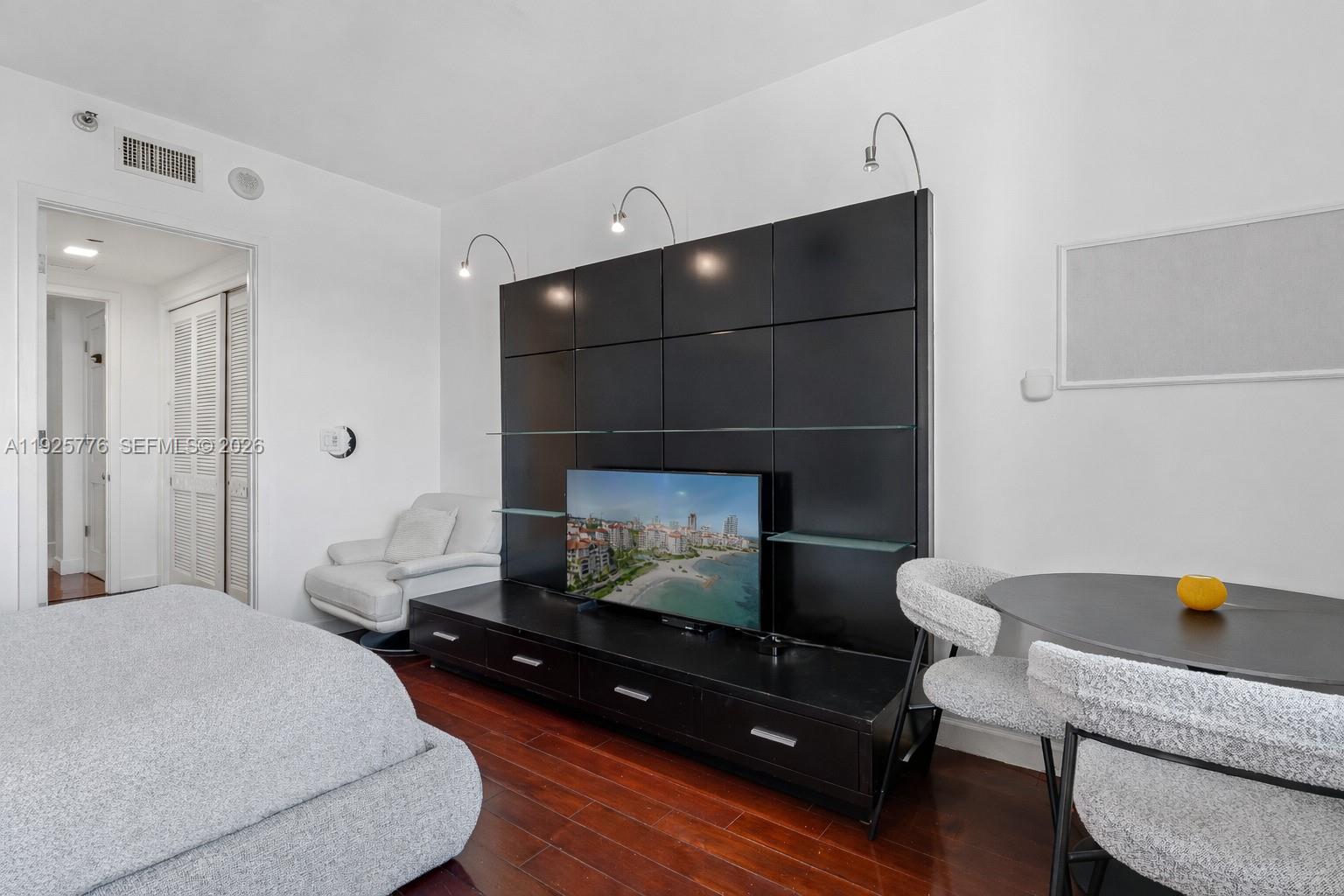 OCEANSIDE FISHER ISL COND - Residential