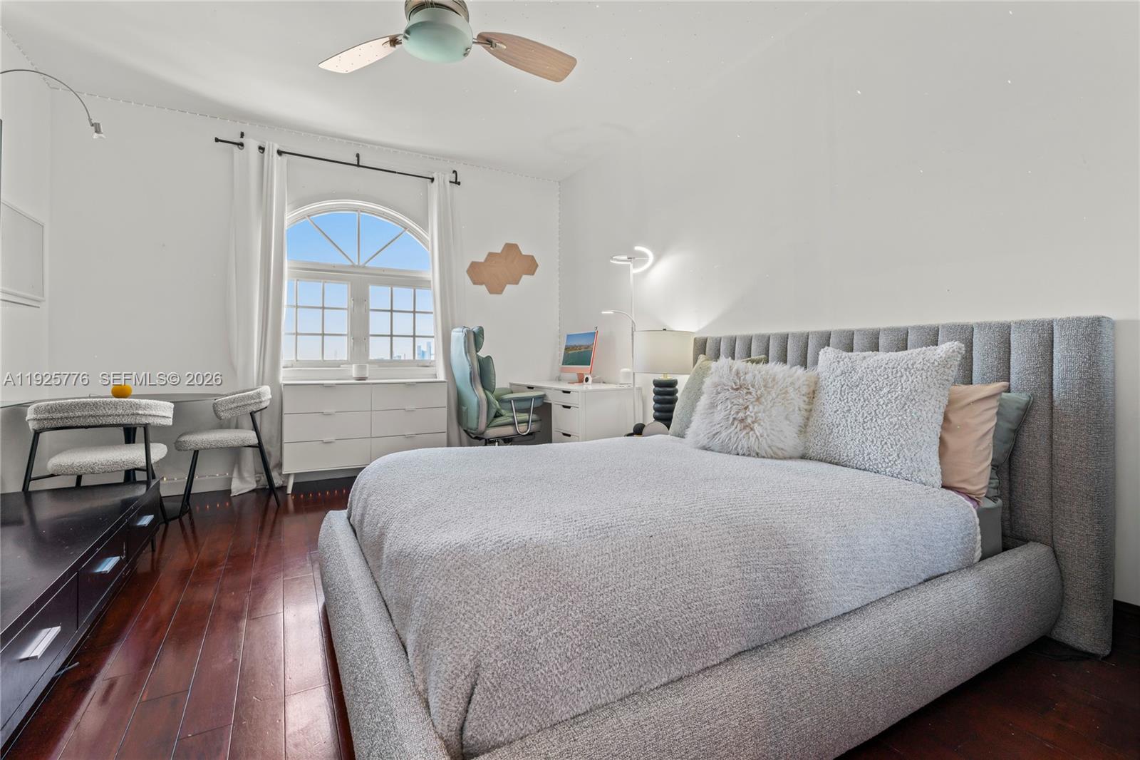 OCEANSIDE FISHER ISL COND - Residential