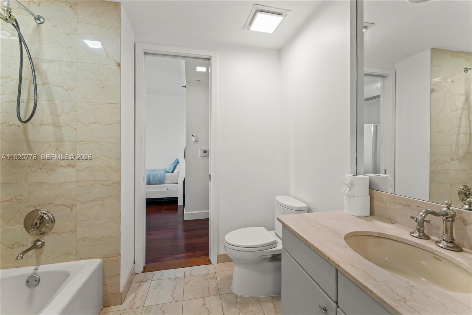 OCEANSIDE FISHER ISL COND - Residential