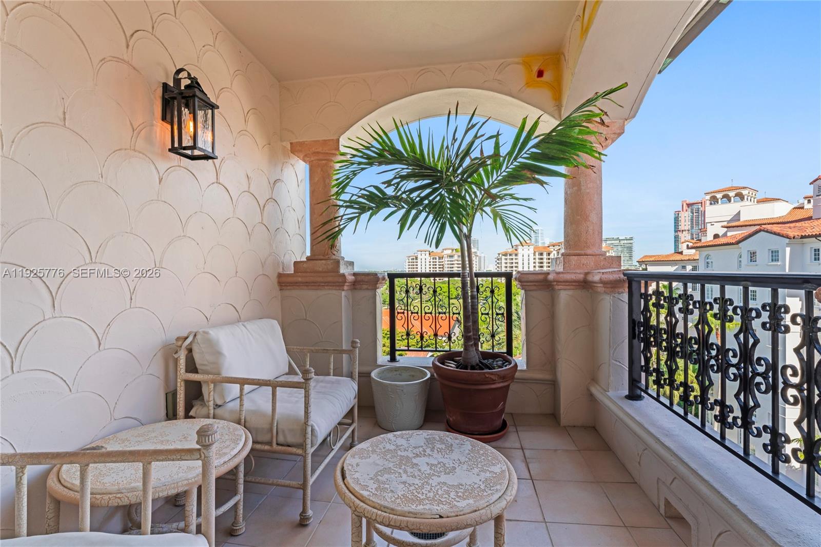 OCEANSIDE FISHER ISL COND - Residential