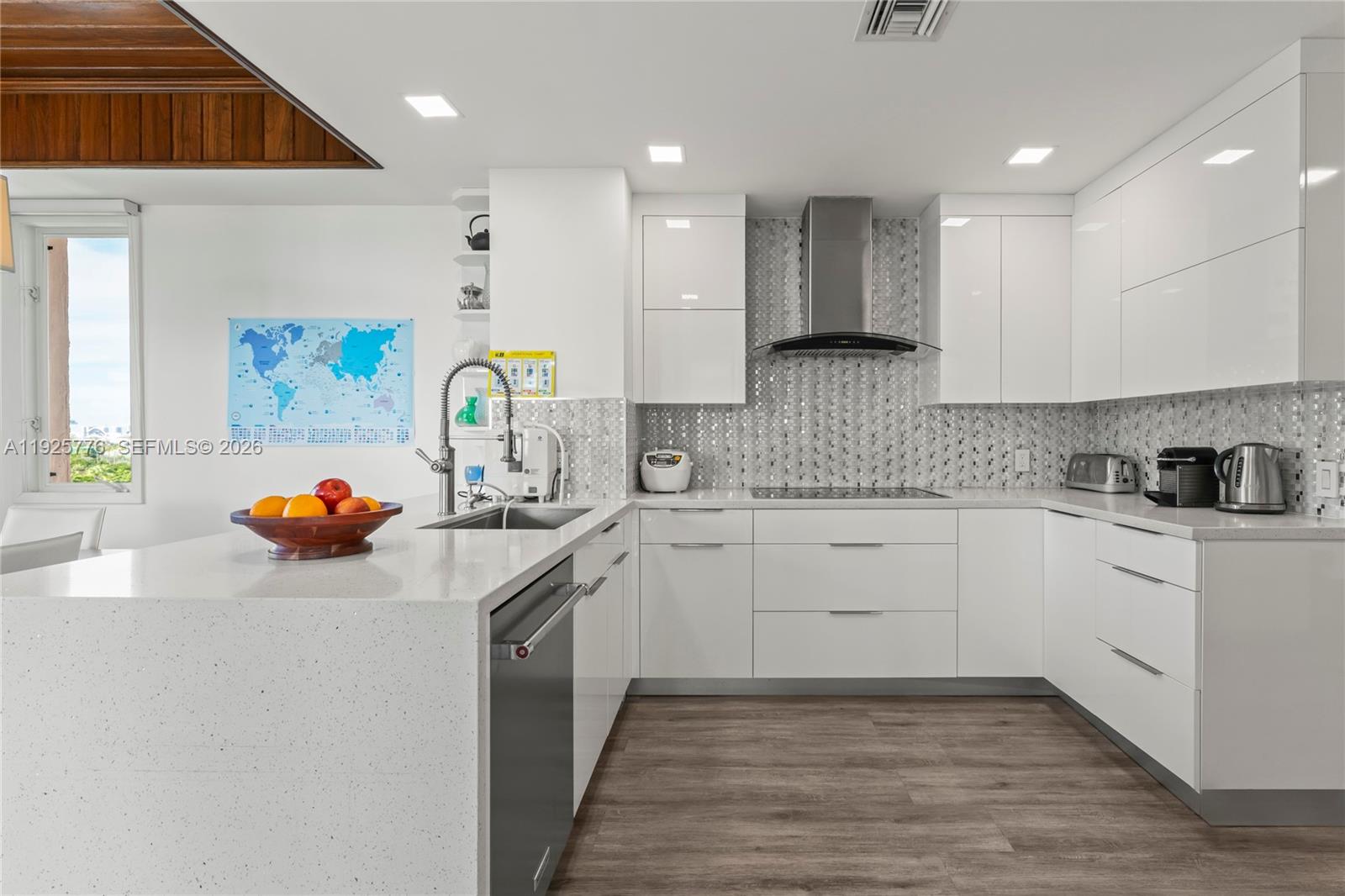 OCEANSIDE FISHER ISL COND - Residential