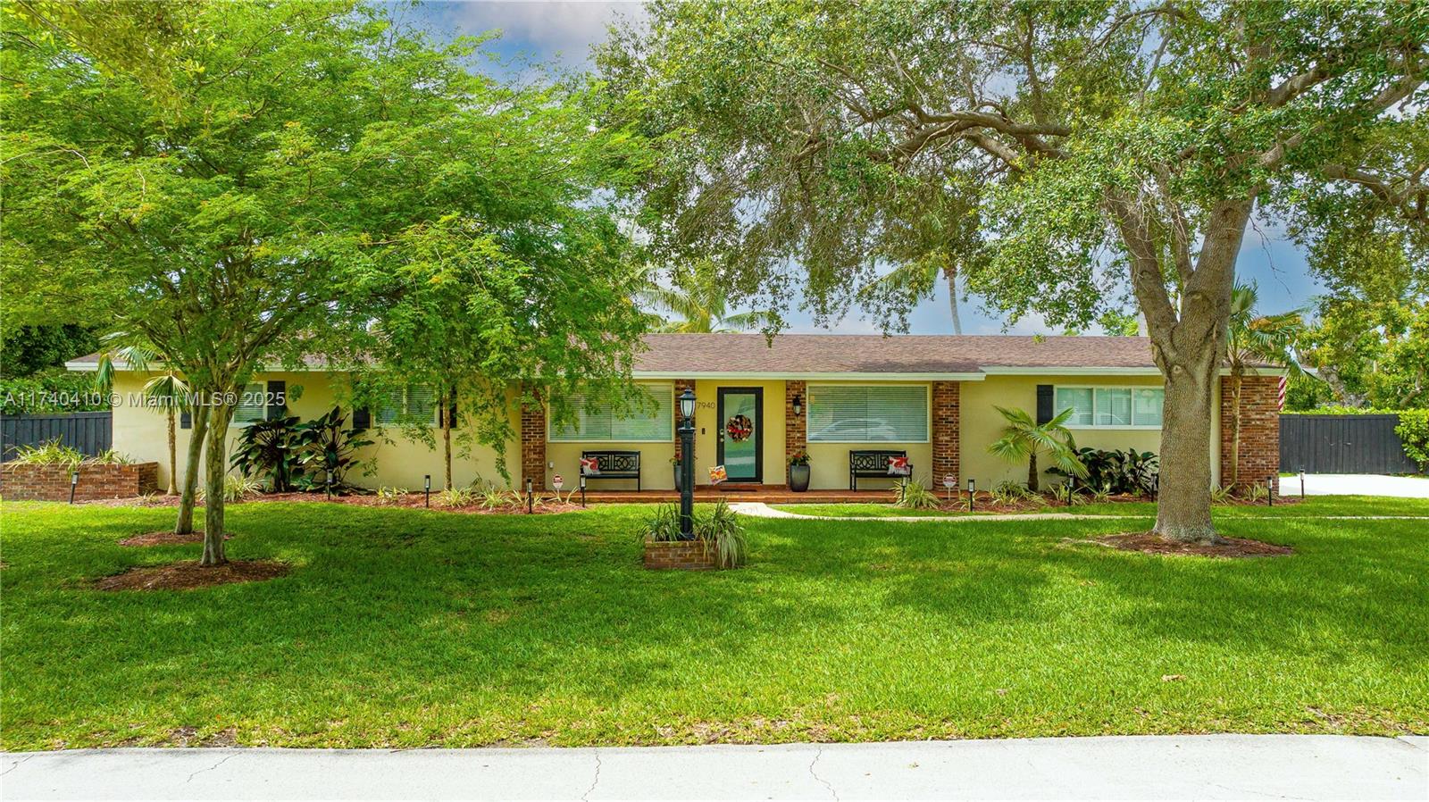 7940 Sw 139th Ter, Palmetto Bay, Miami-Dade County, Florida - 4 Bedrooms  
3 Bathrooms - 