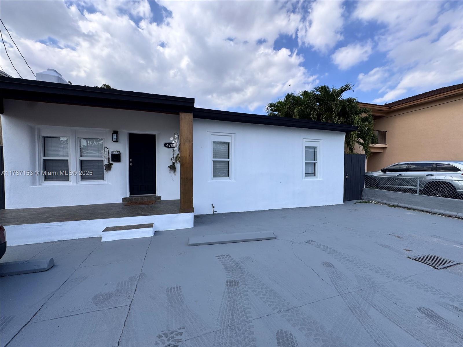 4783 Nw Flagler Ter, Miami, Broward County, Florida - 3 Bedrooms  
2 Bathrooms - 