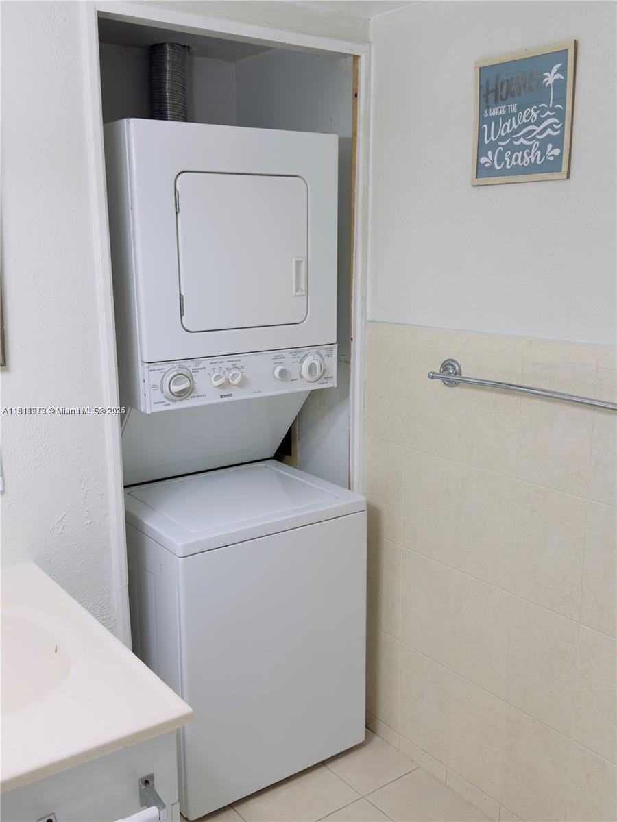 INTERNATIONAL PARK I COND - Residential Lease