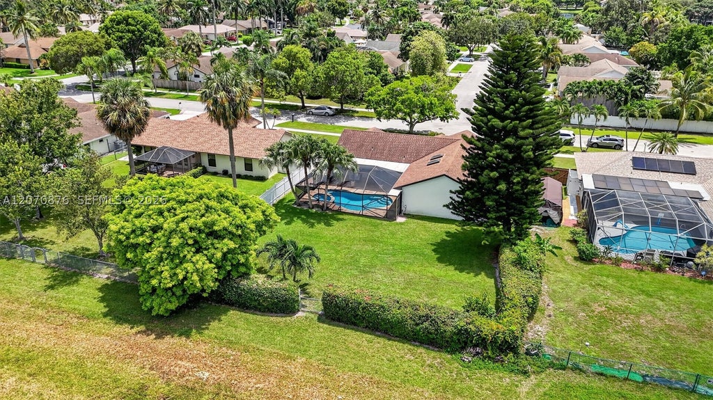 Photo of 4225 NW 7th Pl, Deerfield Beach, FL 33442 (MLS # A12070876)