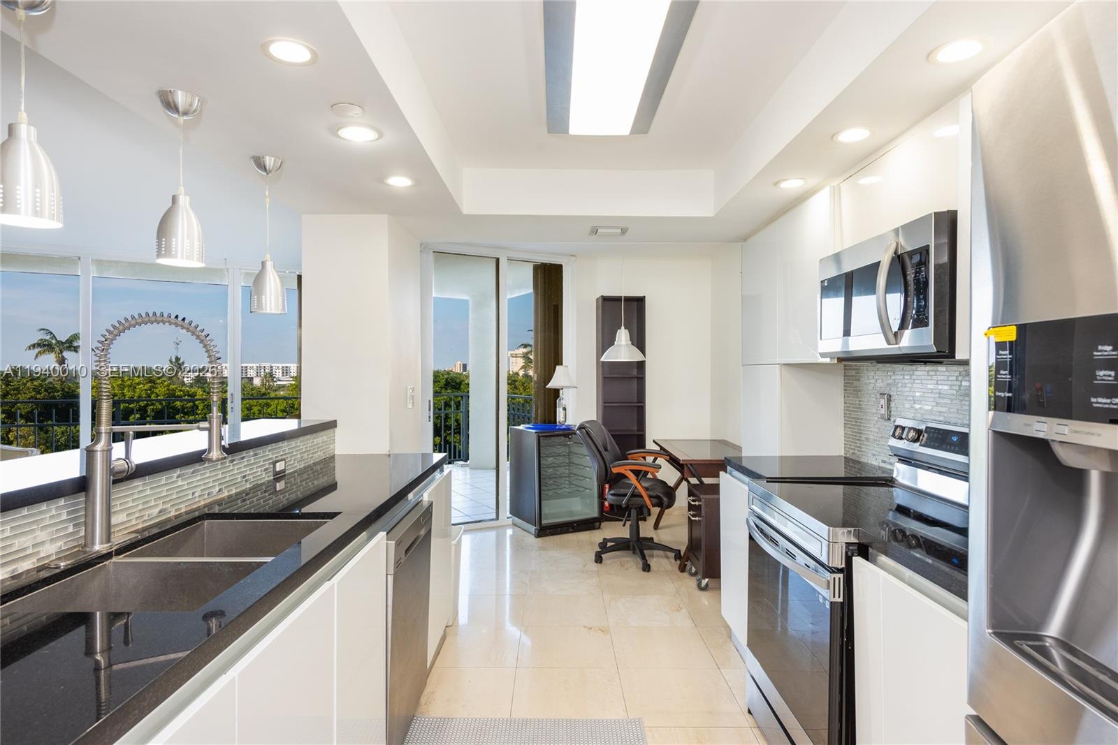 THE TOWERS OF QUAYSIDE - Residential