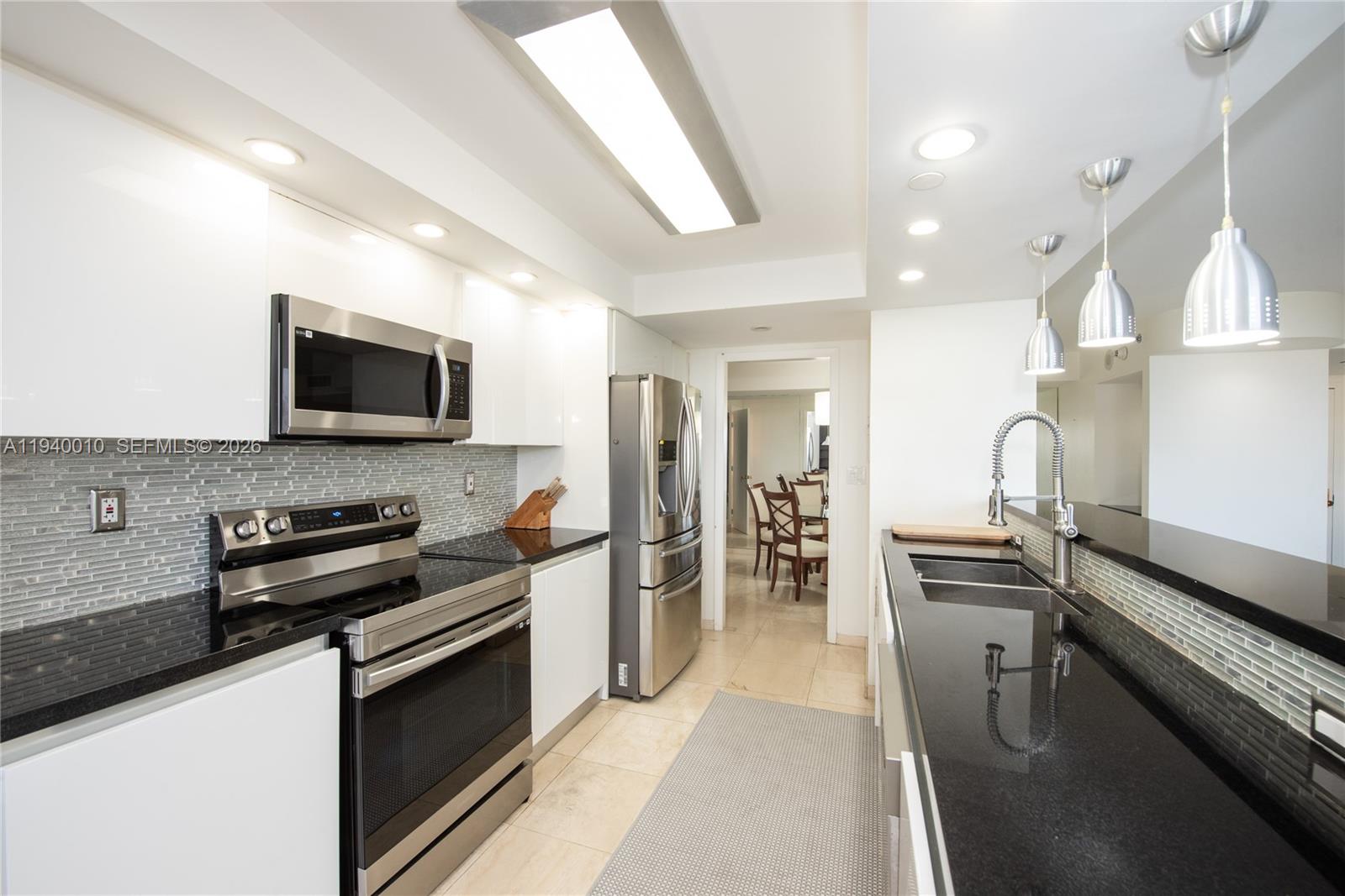 THE TOWERS OF QUAYSIDE - Residential