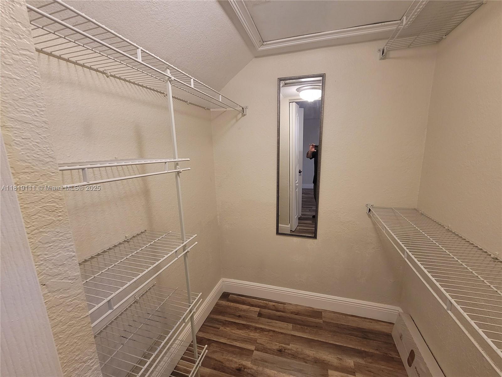 3245 Virginia St 17