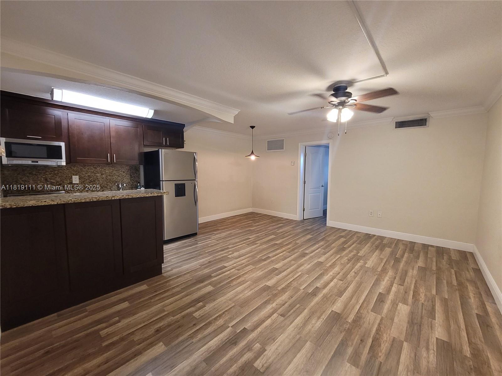3245 Virginia St 17