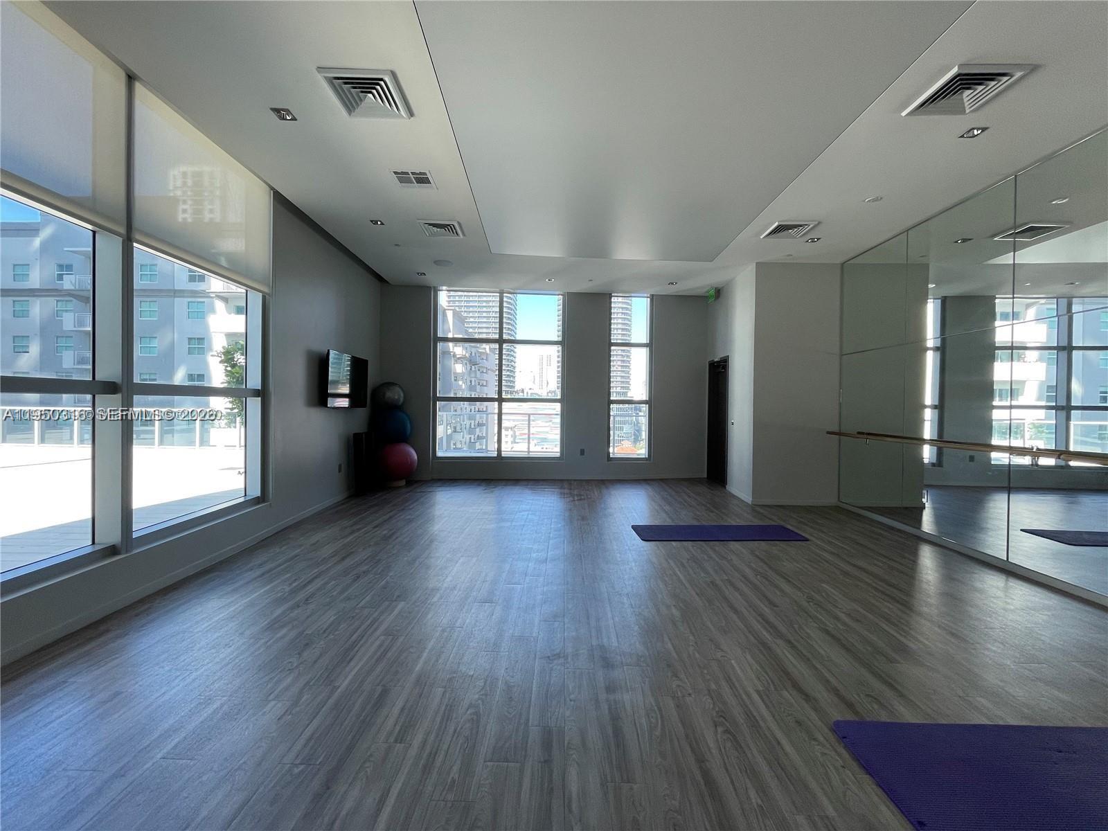 1100 MILLECENTO RESIDENCE - Residential