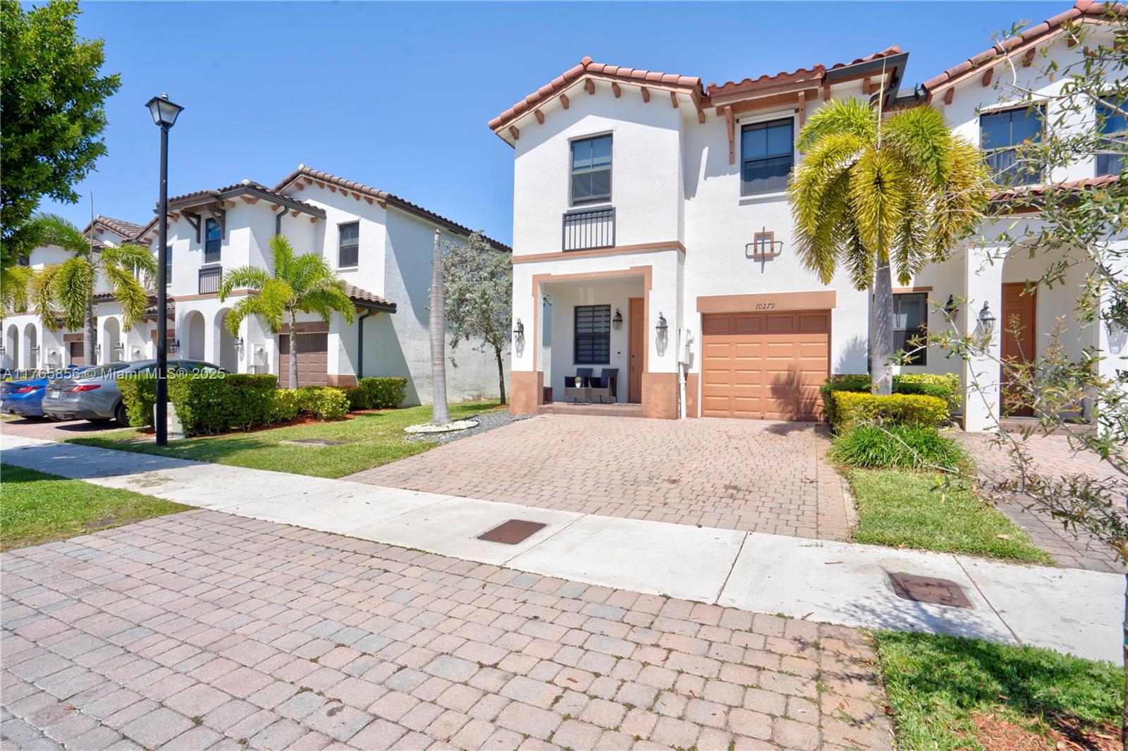 Property for Sale at 10279 Nw 89th Ter 10279, Doral, Miami-Dade County, Florida - Bedrooms: 4 
Bathrooms: 3  - $675,000