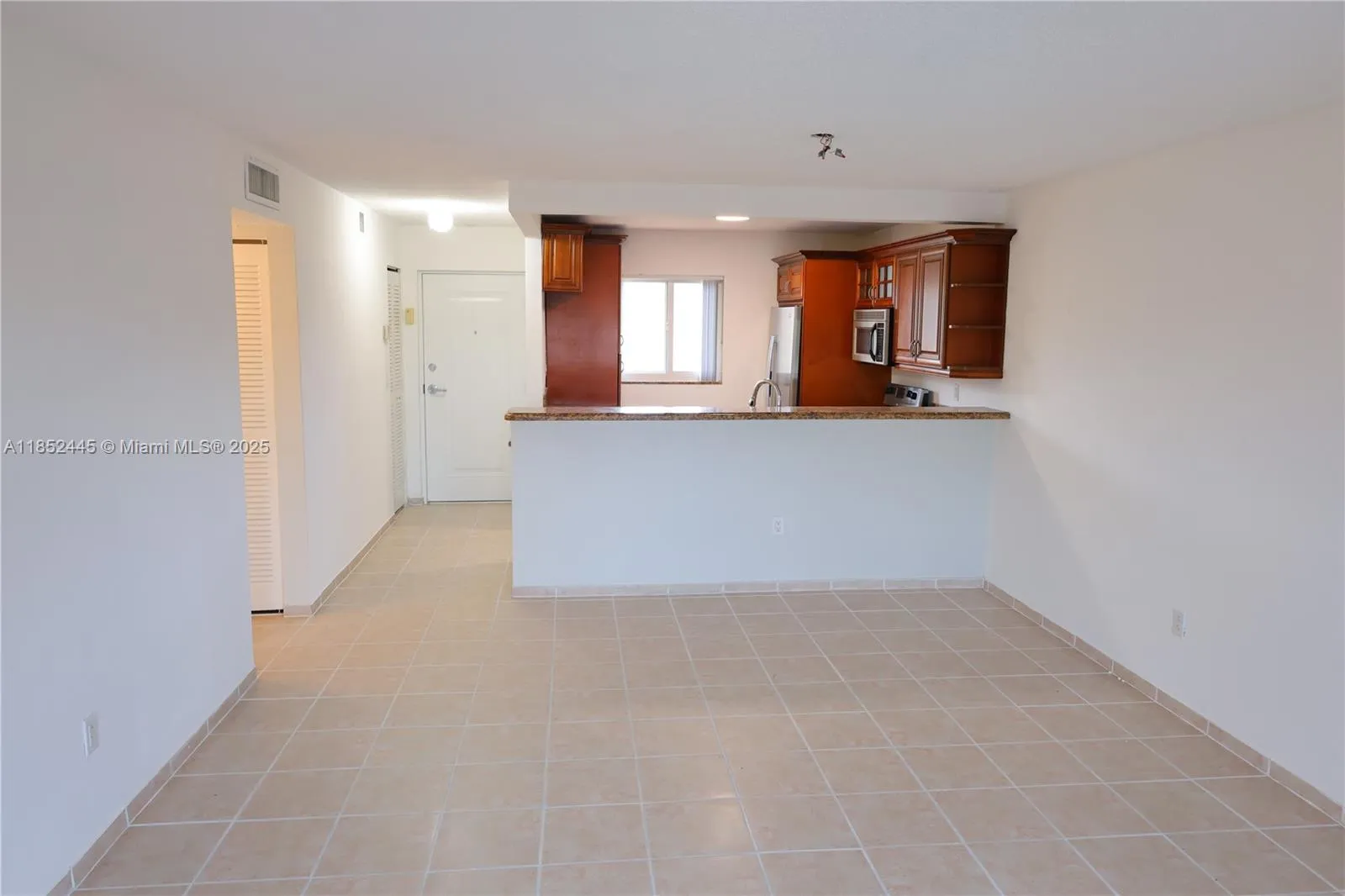 Miami, Florida 33143, United States, 2 Bedrooms Bedrooms, ,1 BathroomBathrooms,Residential,Active,184800