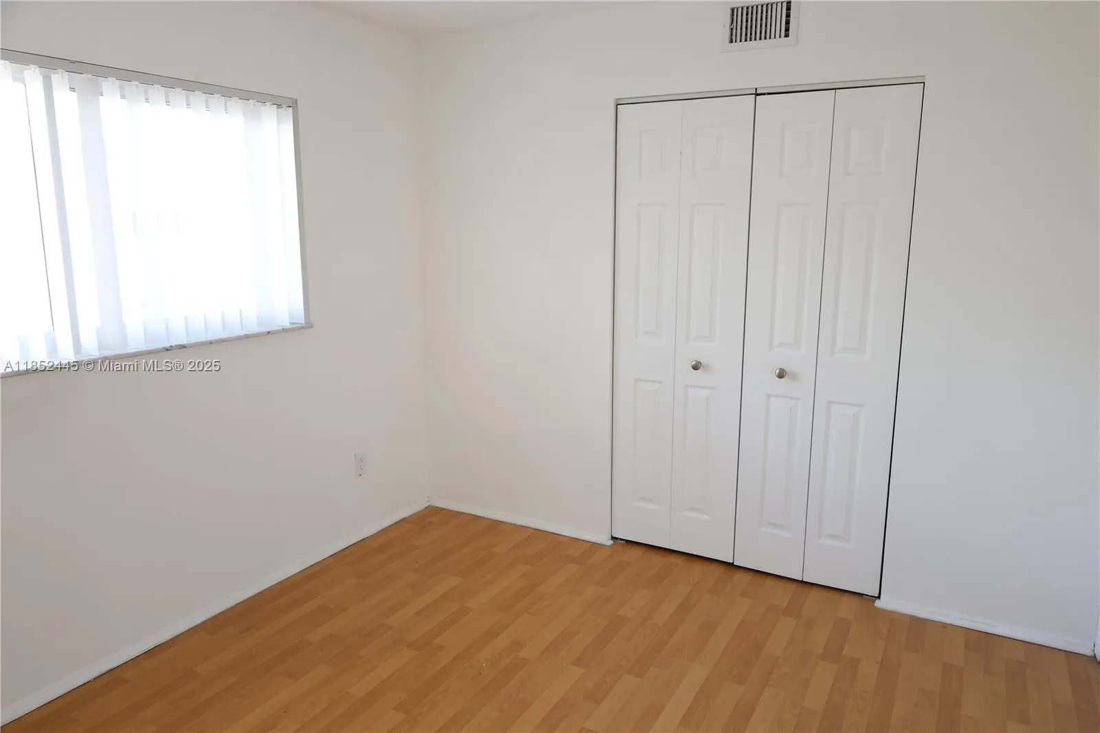 Miami, Florida 33143, United States, 2 Bedrooms Bedrooms, ,1 BathroomBathrooms,Residential,Active,184800