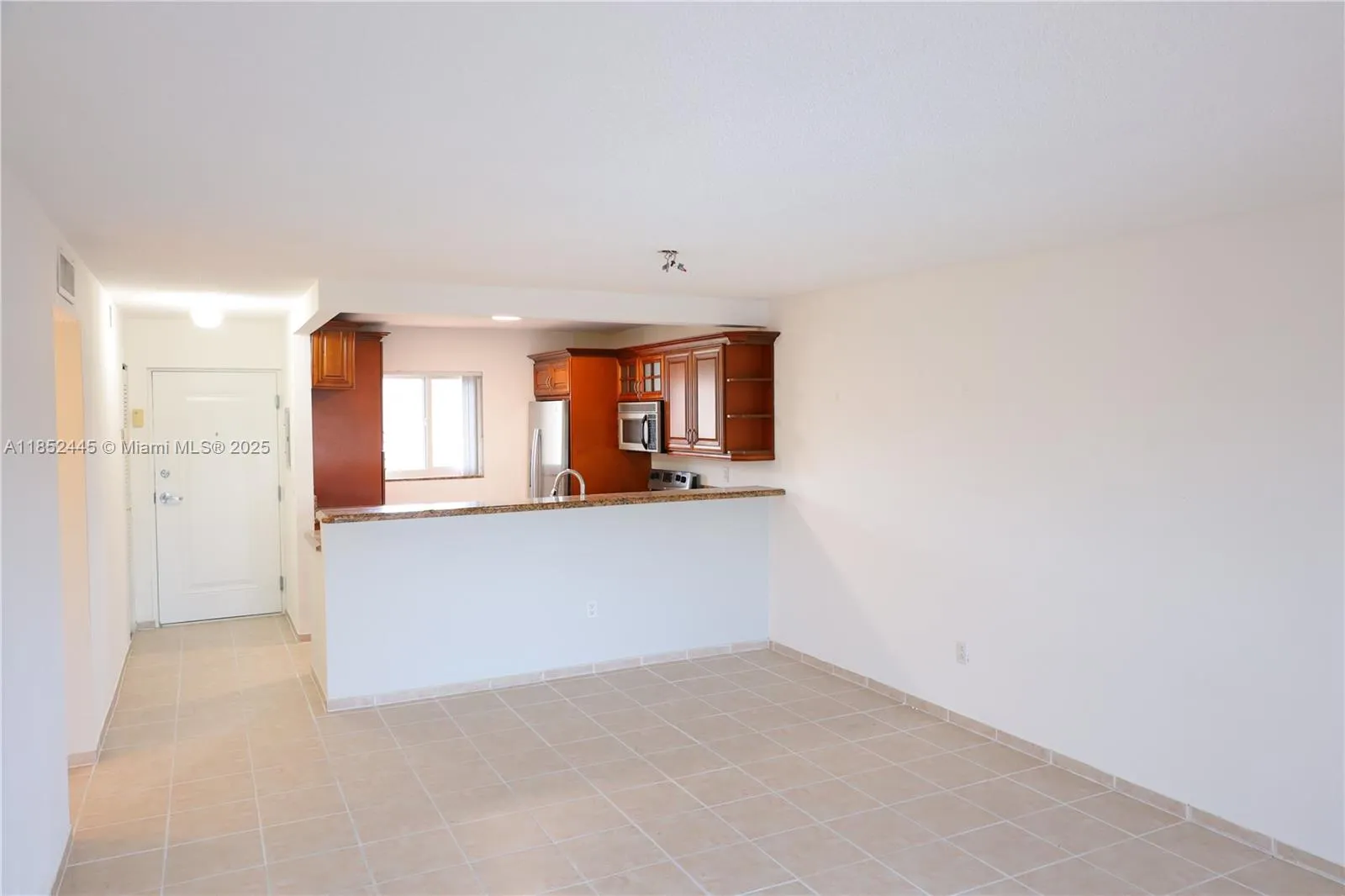 Miami, Florida 33143, United States, 2 Bedrooms Bedrooms, ,1 BathroomBathrooms,Residential,Active,184800