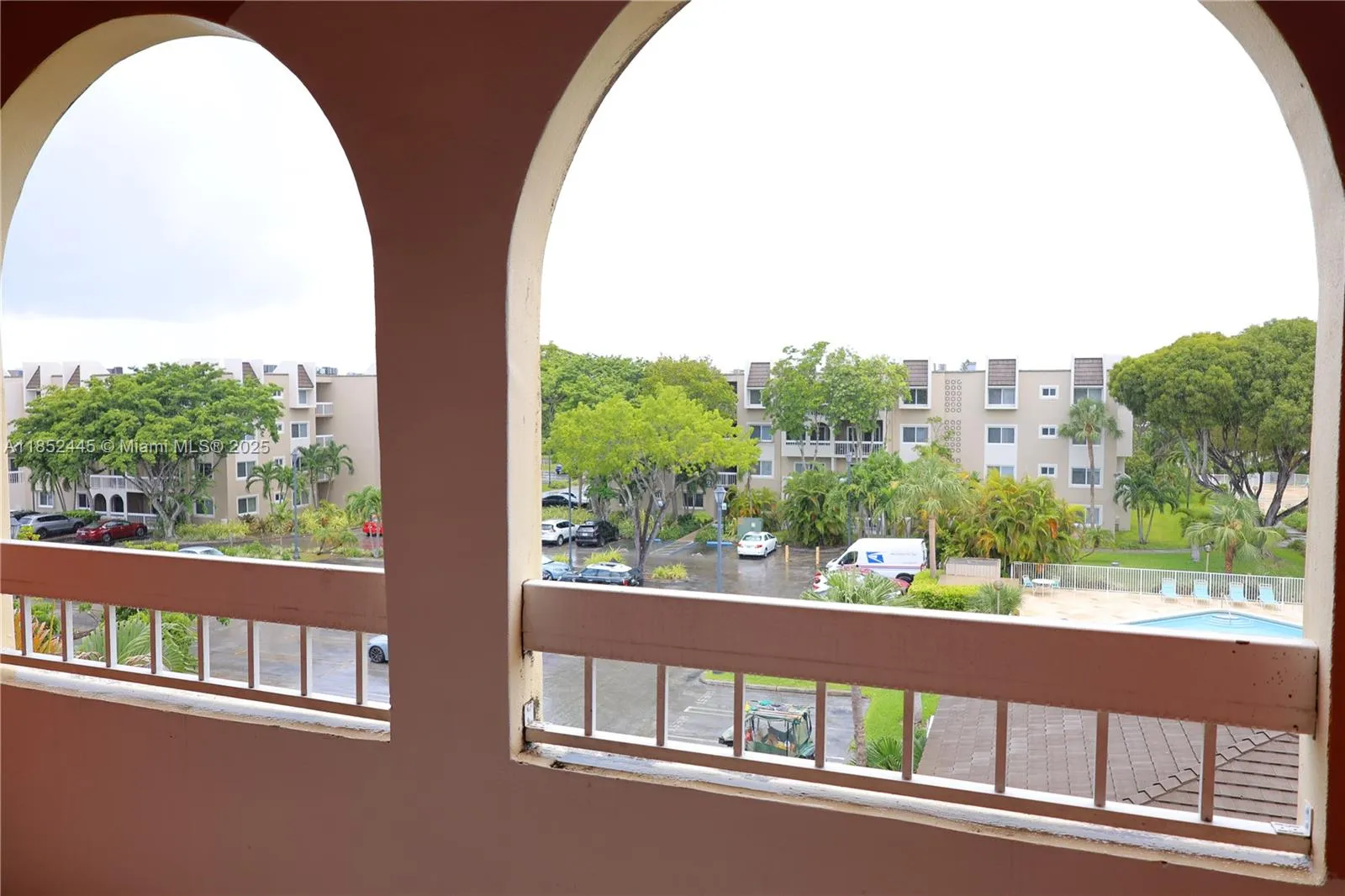 Miami, Florida 33143, United States, 2 Bedrooms Bedrooms, ,1 BathroomBathrooms,Residential,Active,184800