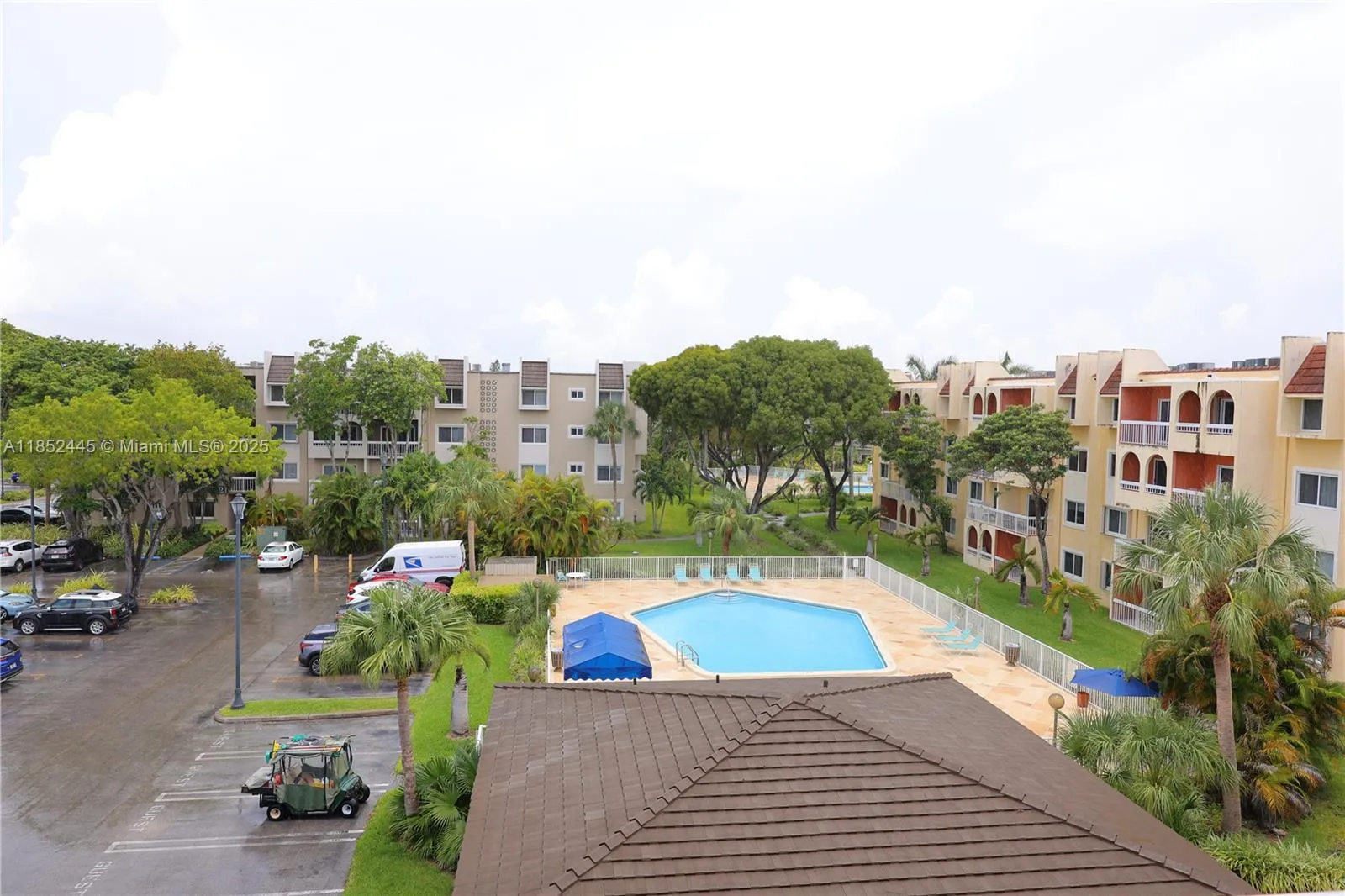 Miami, Florida 33143, United States, 2 Bedrooms Bedrooms, ,1 BathroomBathrooms,Residential,Active,184800