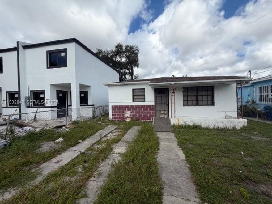 This Home consist of 3 bedrooms 2 bathrooms ready for a new owner! Ideally located in a desirable community of Miami. This home has a living room, formal dining room, family room and breakfast area, and kitchen. Conveniently located short drive away from Miami South Beach and the Design District.