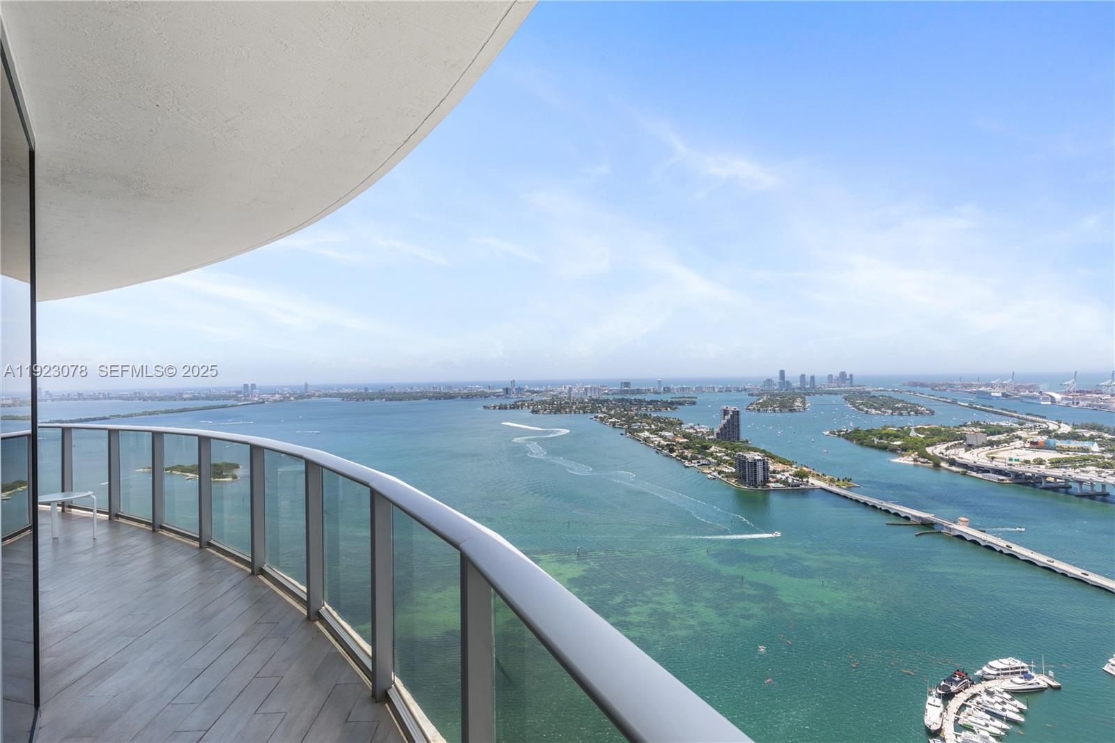 ARIA ON THE BAY CONDO - Residential
