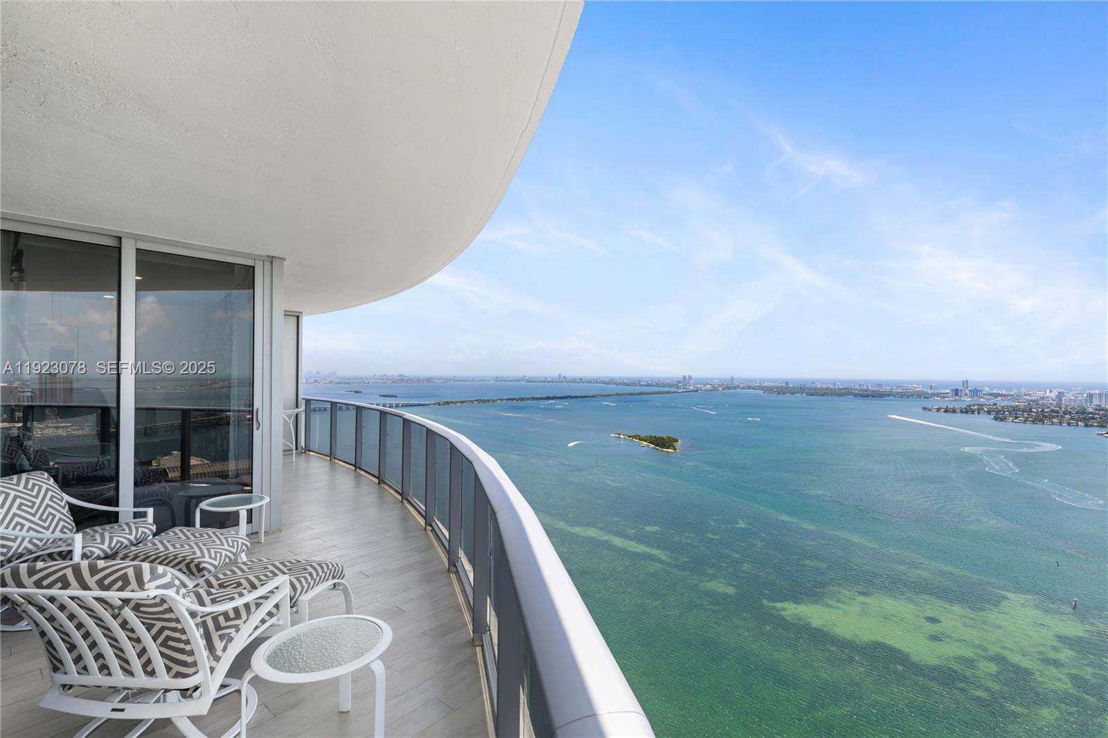 ARIA ON THE BAY CONDO - Residential