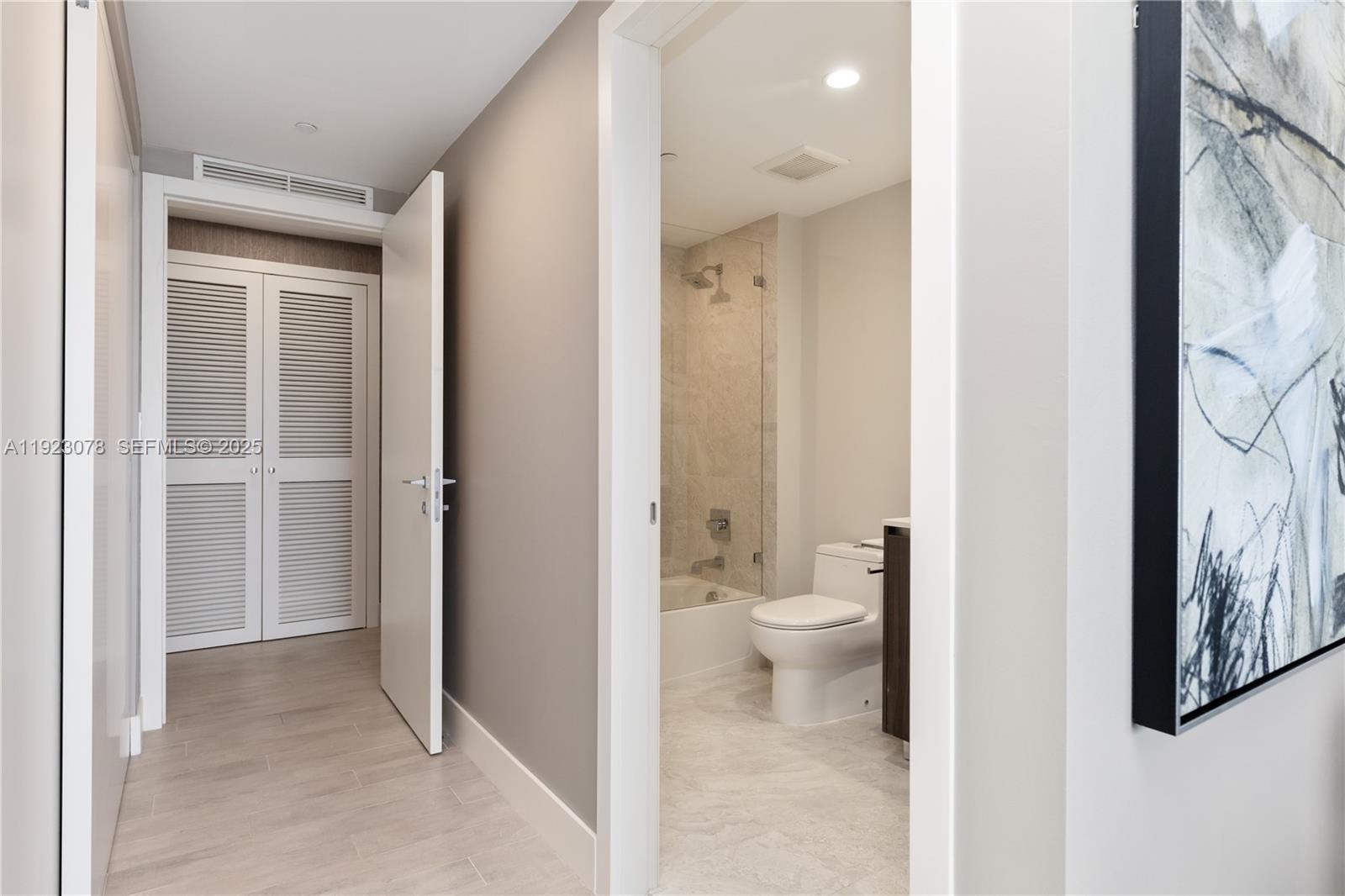 ARIA ON THE BAY CONDO - Residential