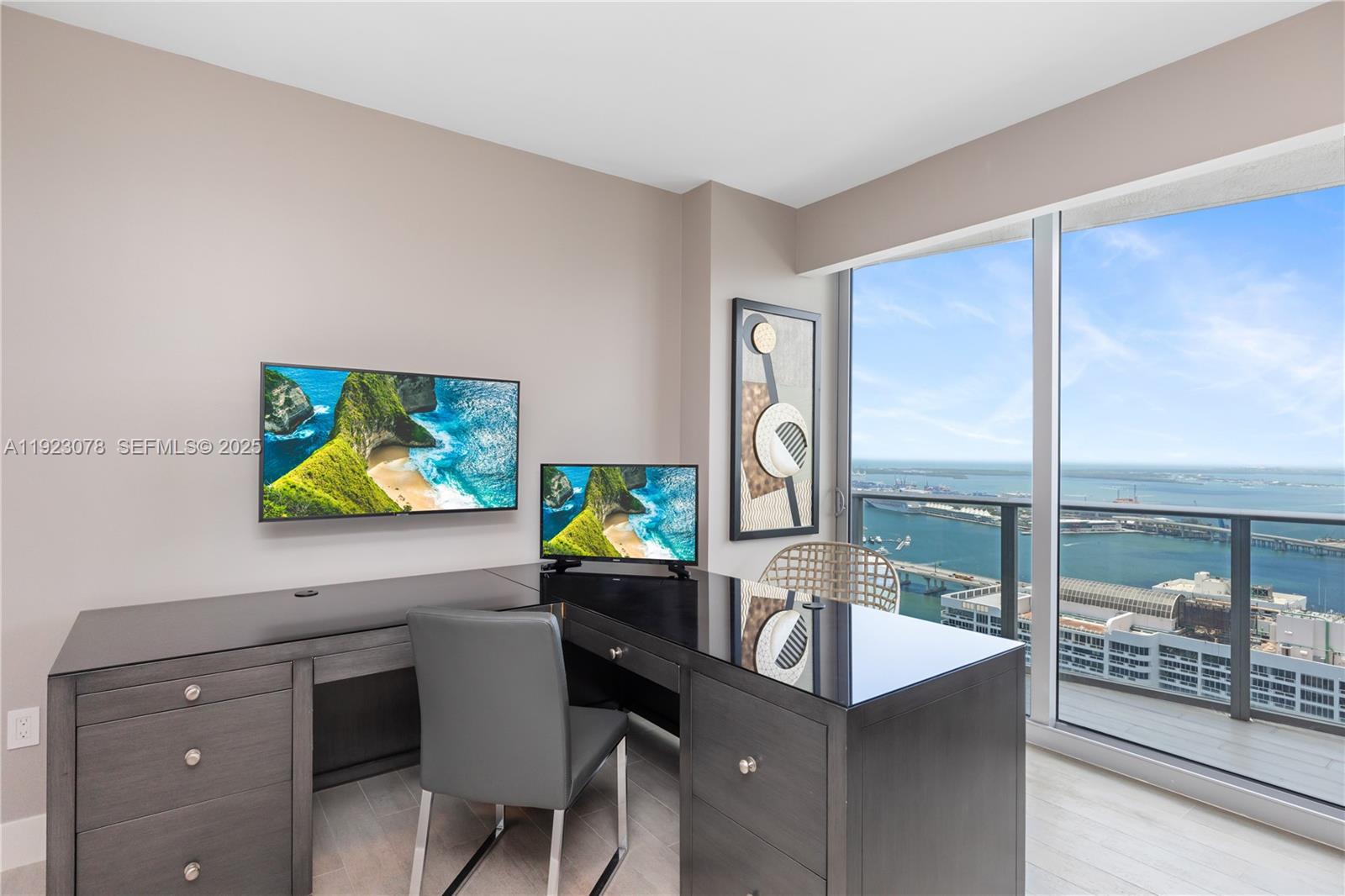 ARIA ON THE BAY CONDO - Residential