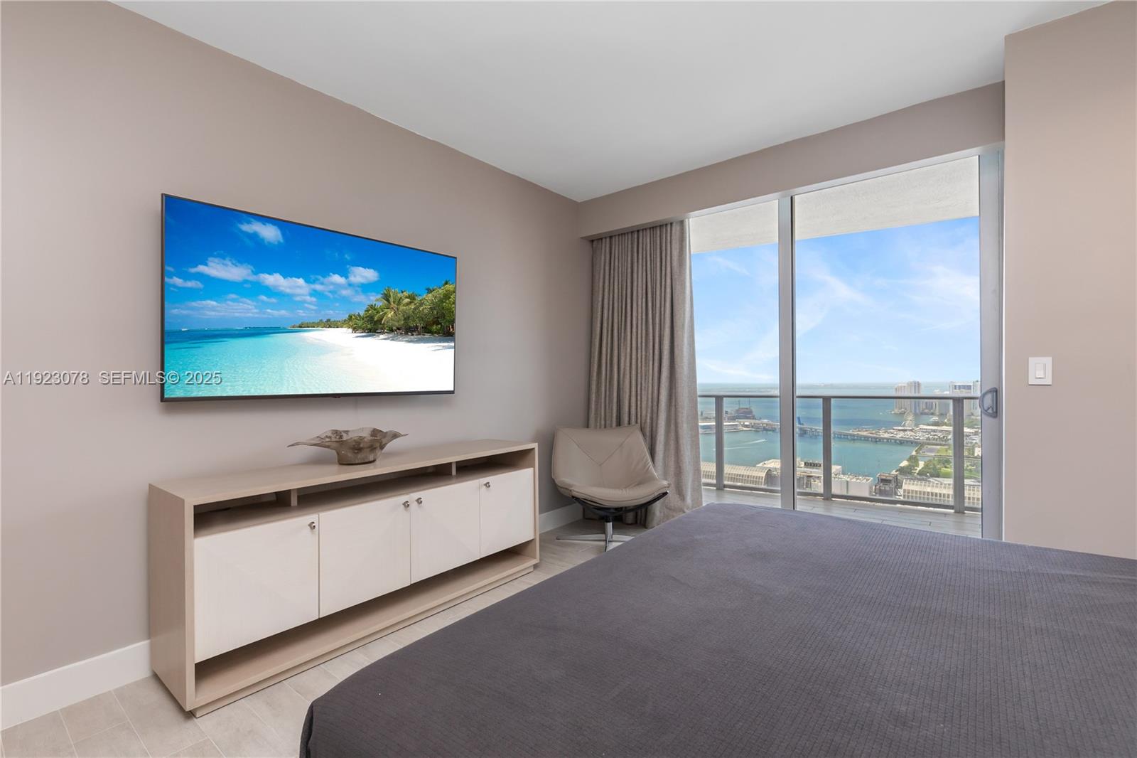 ARIA ON THE BAY CONDO - Residential