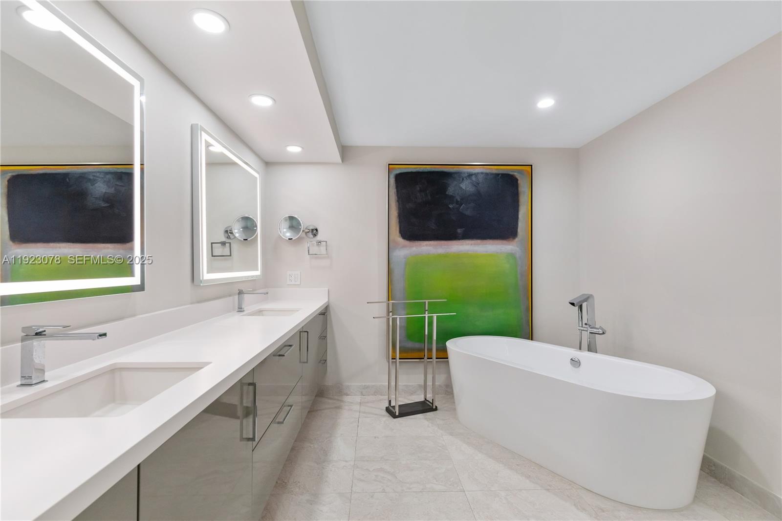 ARIA ON THE BAY CONDO - Residential