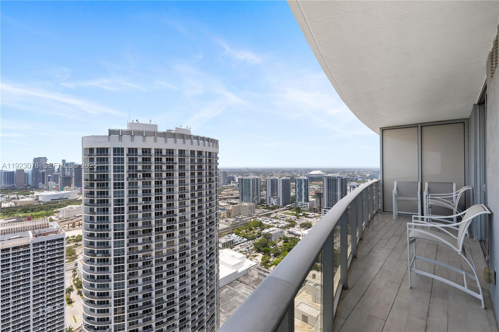ARIA ON THE BAY CONDO - Residential
