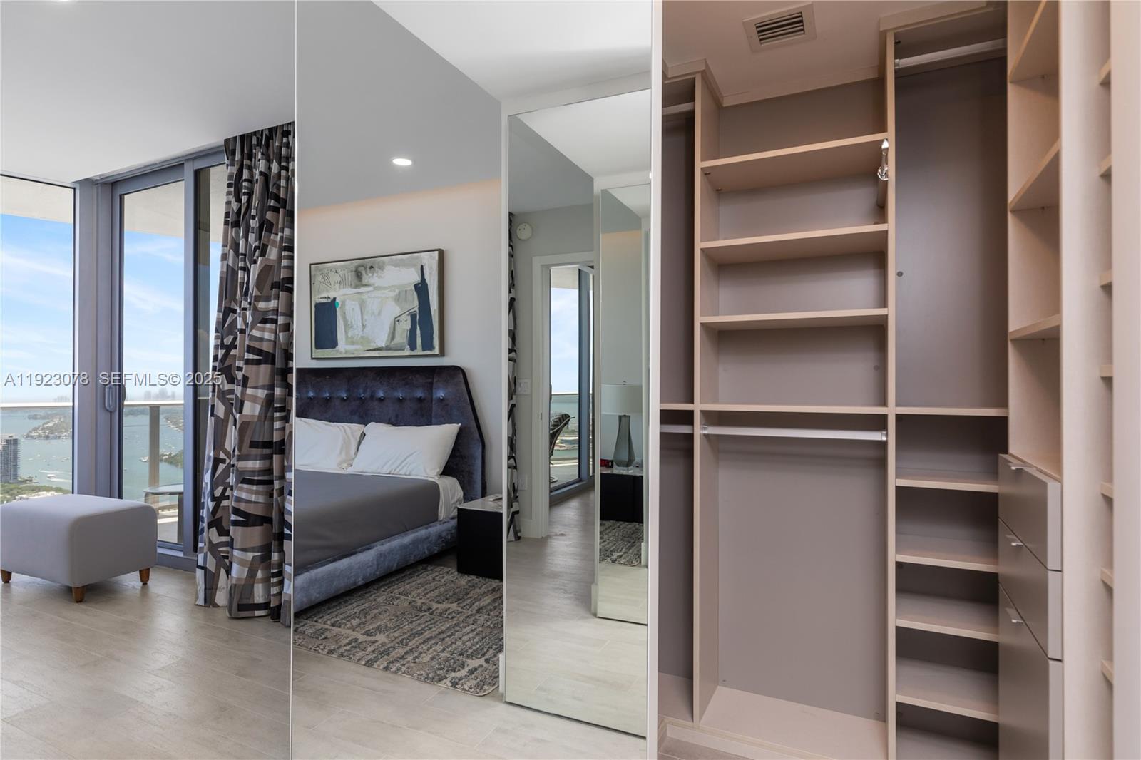 ARIA ON THE BAY CONDO - Residential