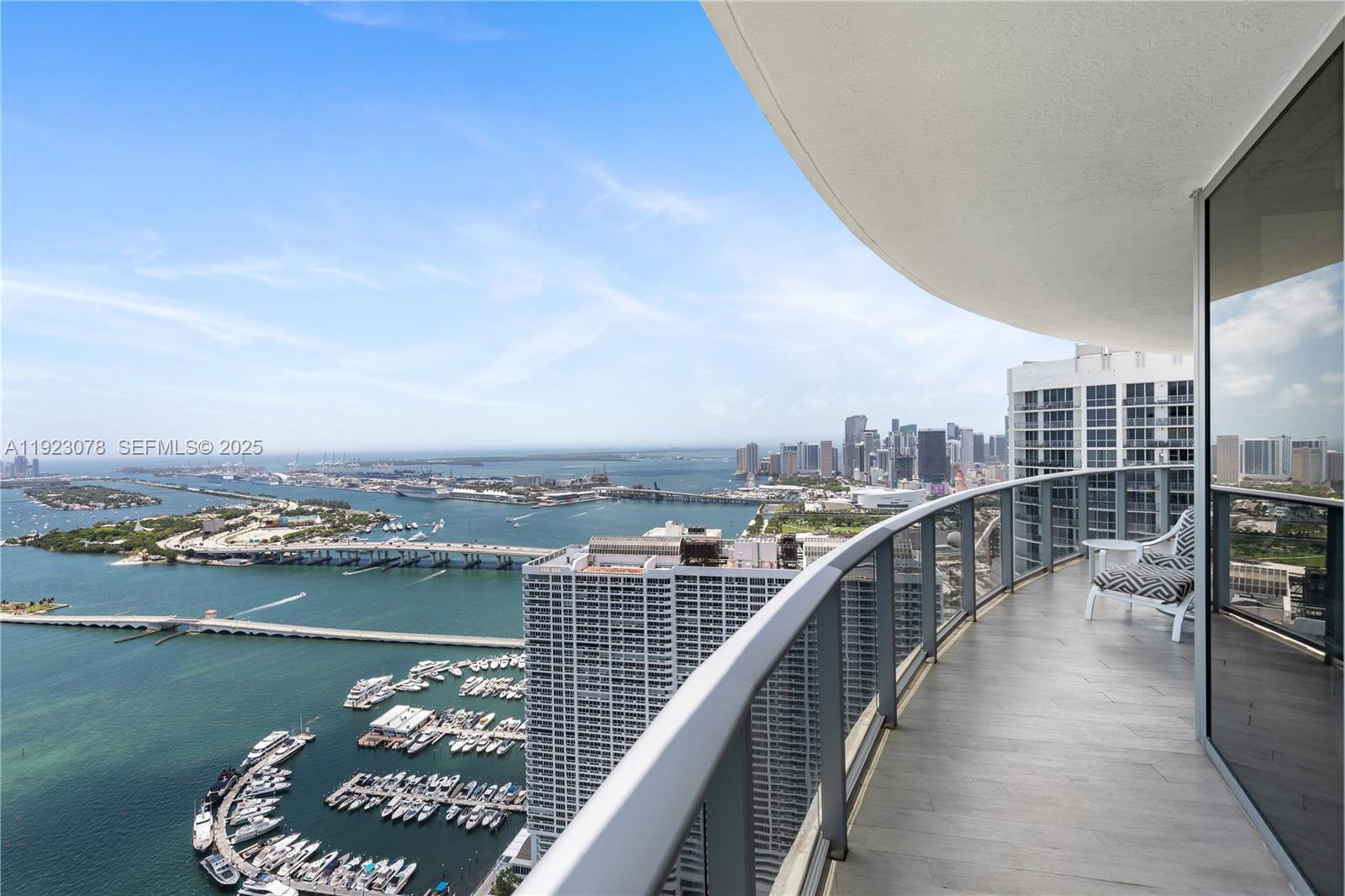 ARIA ON THE BAY CONDO - Residential