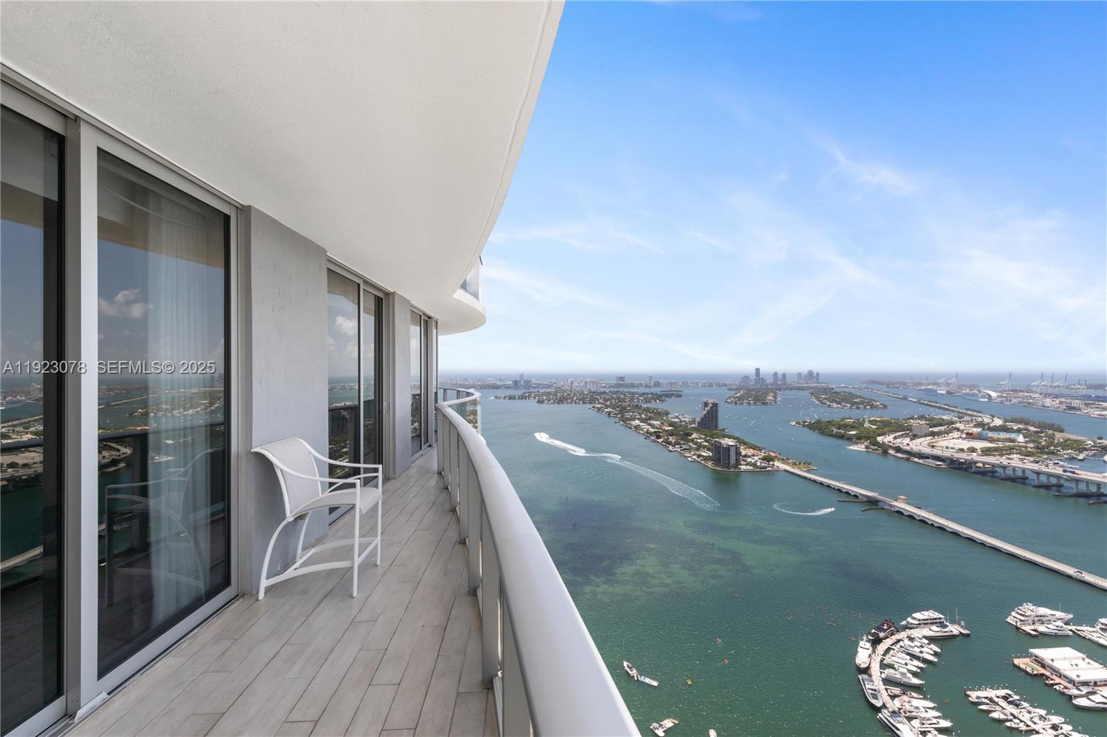 ARIA ON THE BAY CONDO - Residential